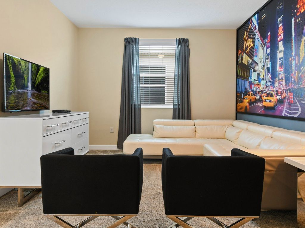 Featured Property 2745BD SL