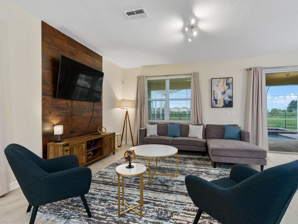 Featured Property 905OCA CG