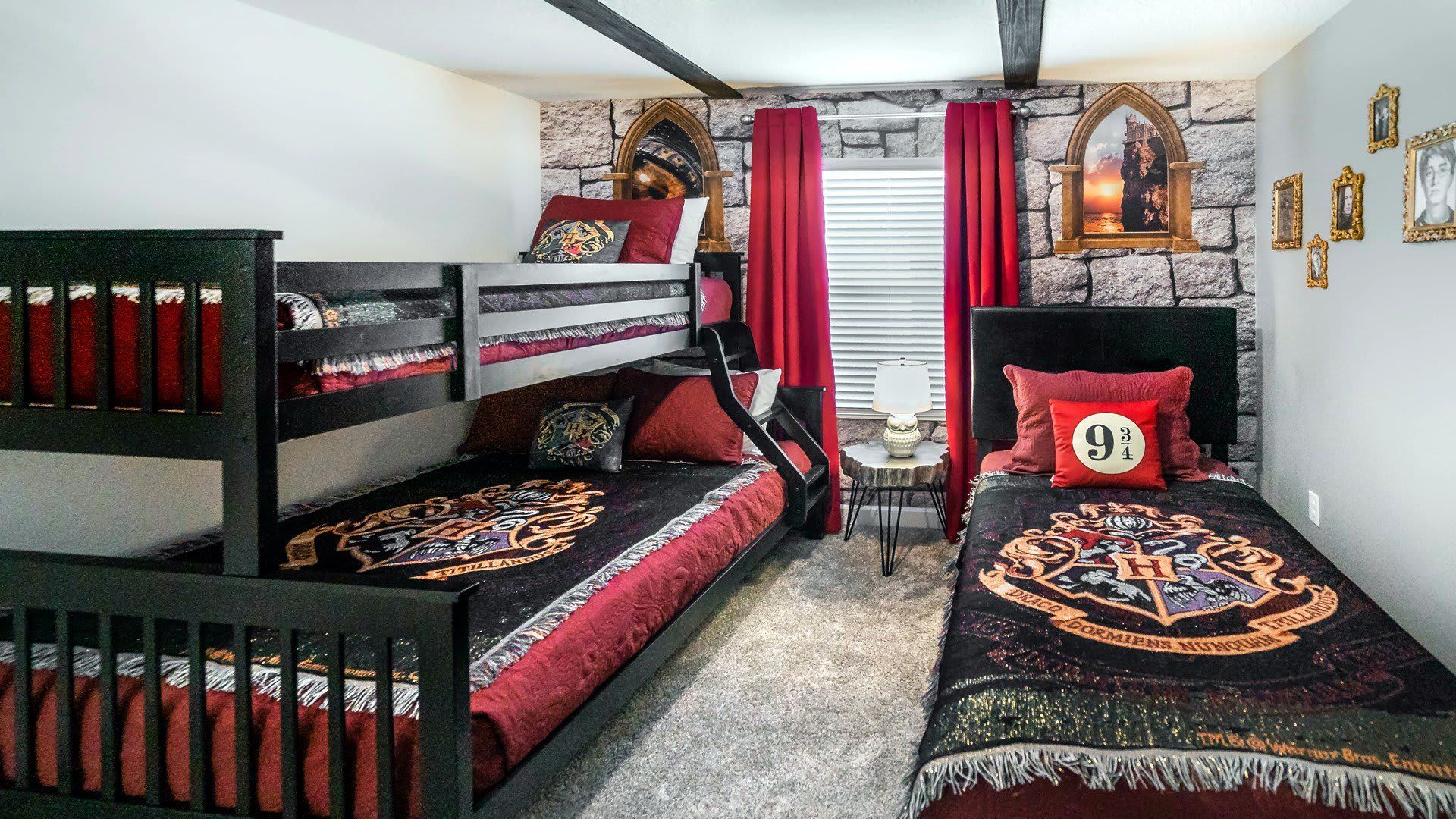 Enchanting Harry Potter-themed room, a beautiful space for fans to immerse in the magical ambiance