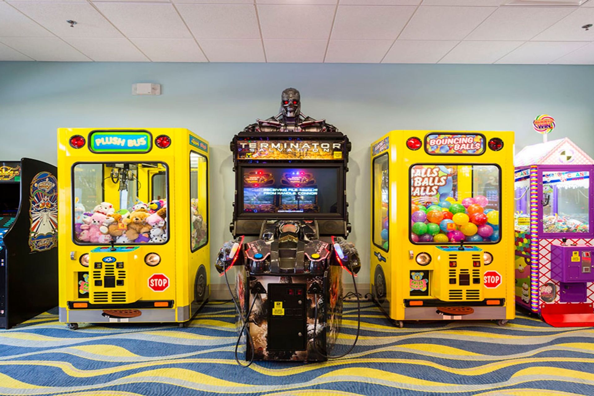 Classic arcade fun with claw machines, shooting games & more!