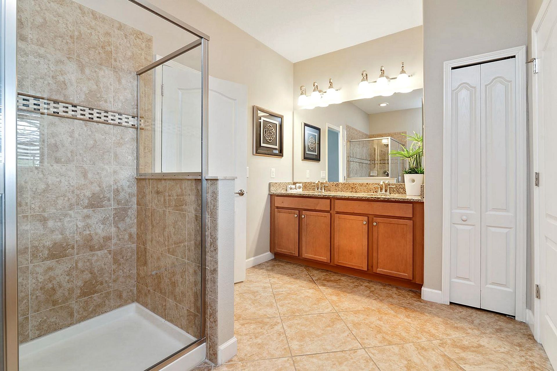 Complete bathroom setup, providing all essential amenities for a functional and refreshing space