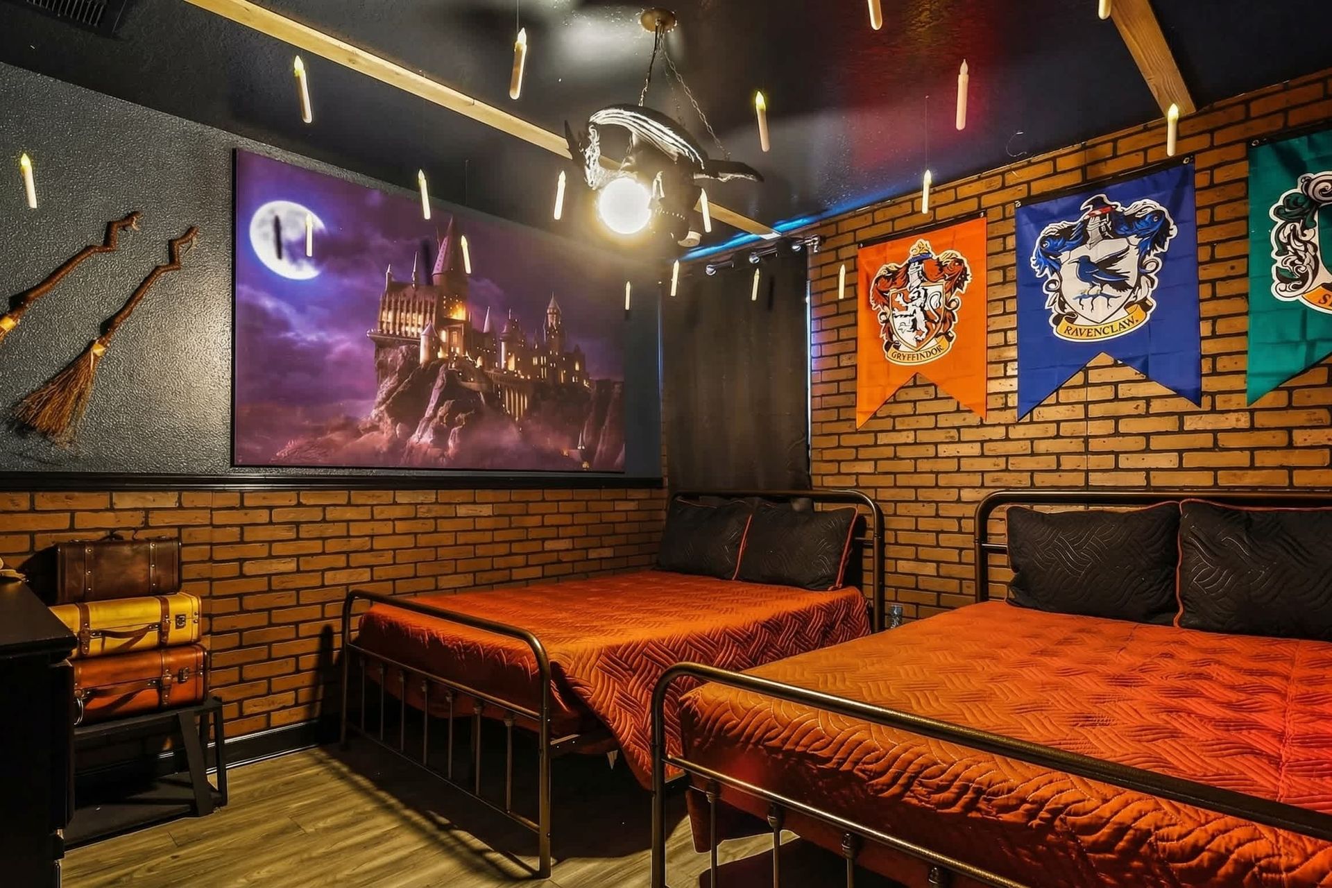 Enchanting Harry Potter-themed room, a beautiful space for fans to immerse in the magical ambiance