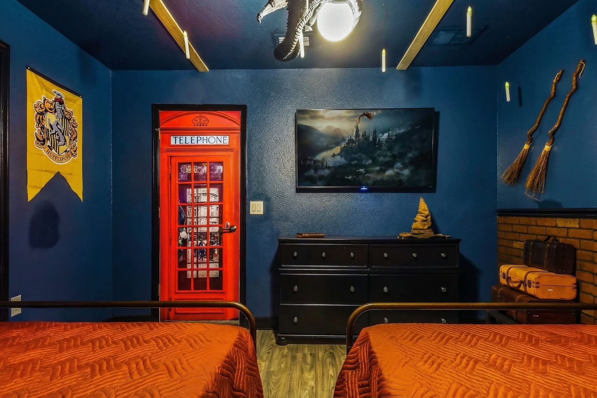 Enchanting Harry Potter-themed room, a beautiful space for fans to immerse in the magical ambiance
