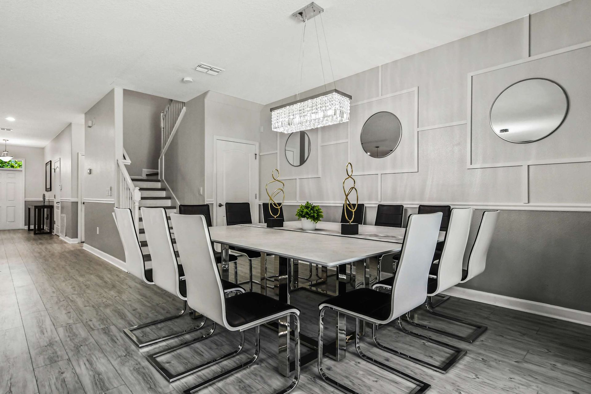 Ample dining space with a large table, perfect for hosting a family feast or gathering