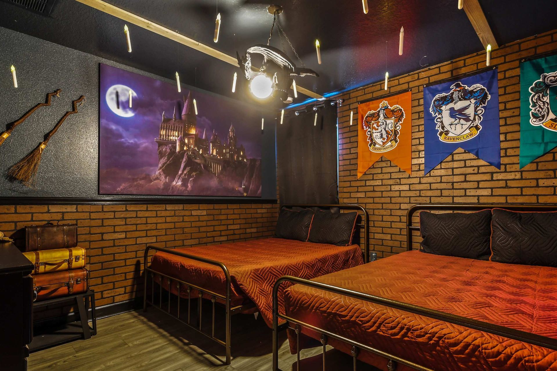 Enchanting Harry Potter-themed room, a beautiful space for fans to immerse in the magical ambiance