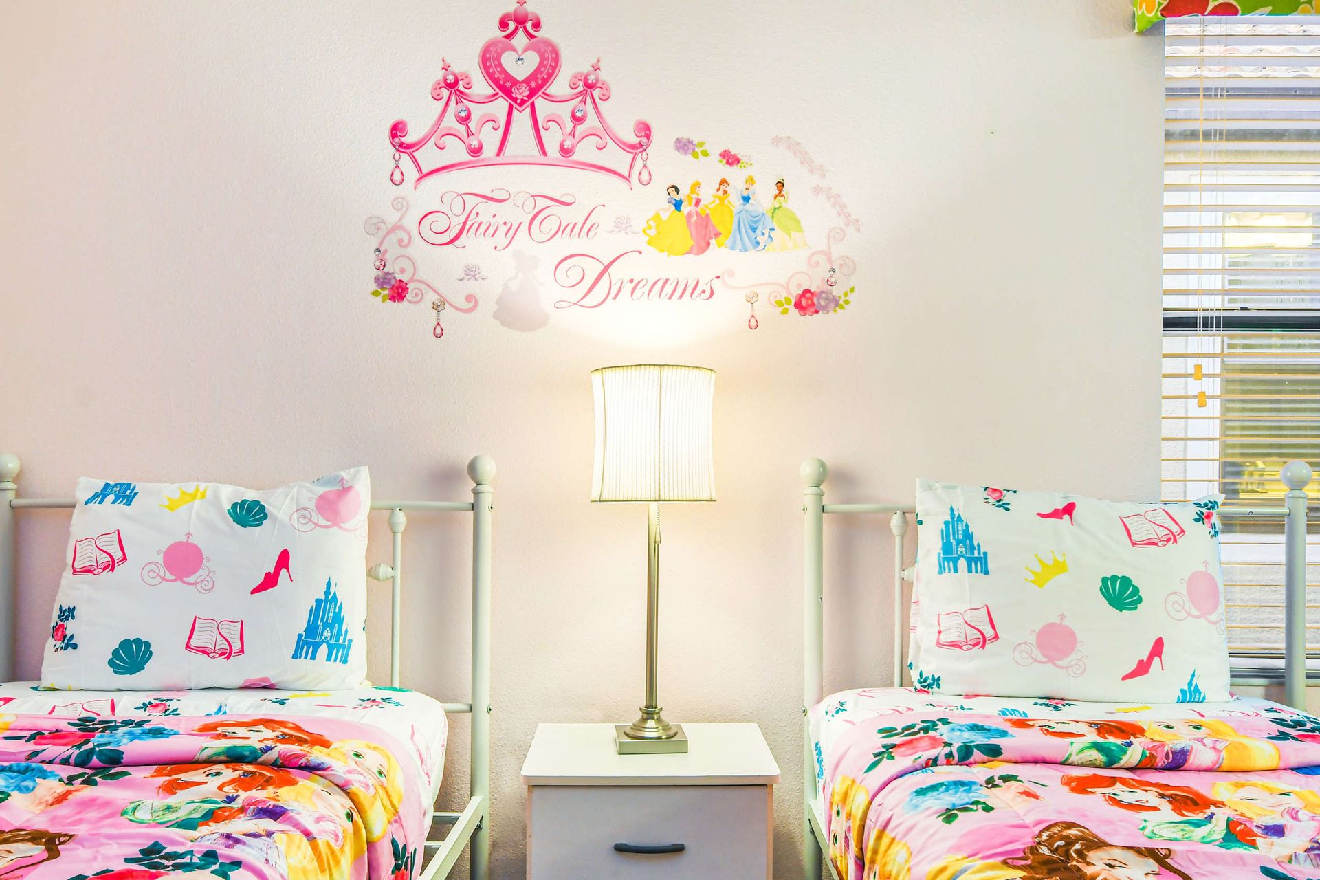 Enchanting Disney Princess-inspired room for a magical and delightful retreat