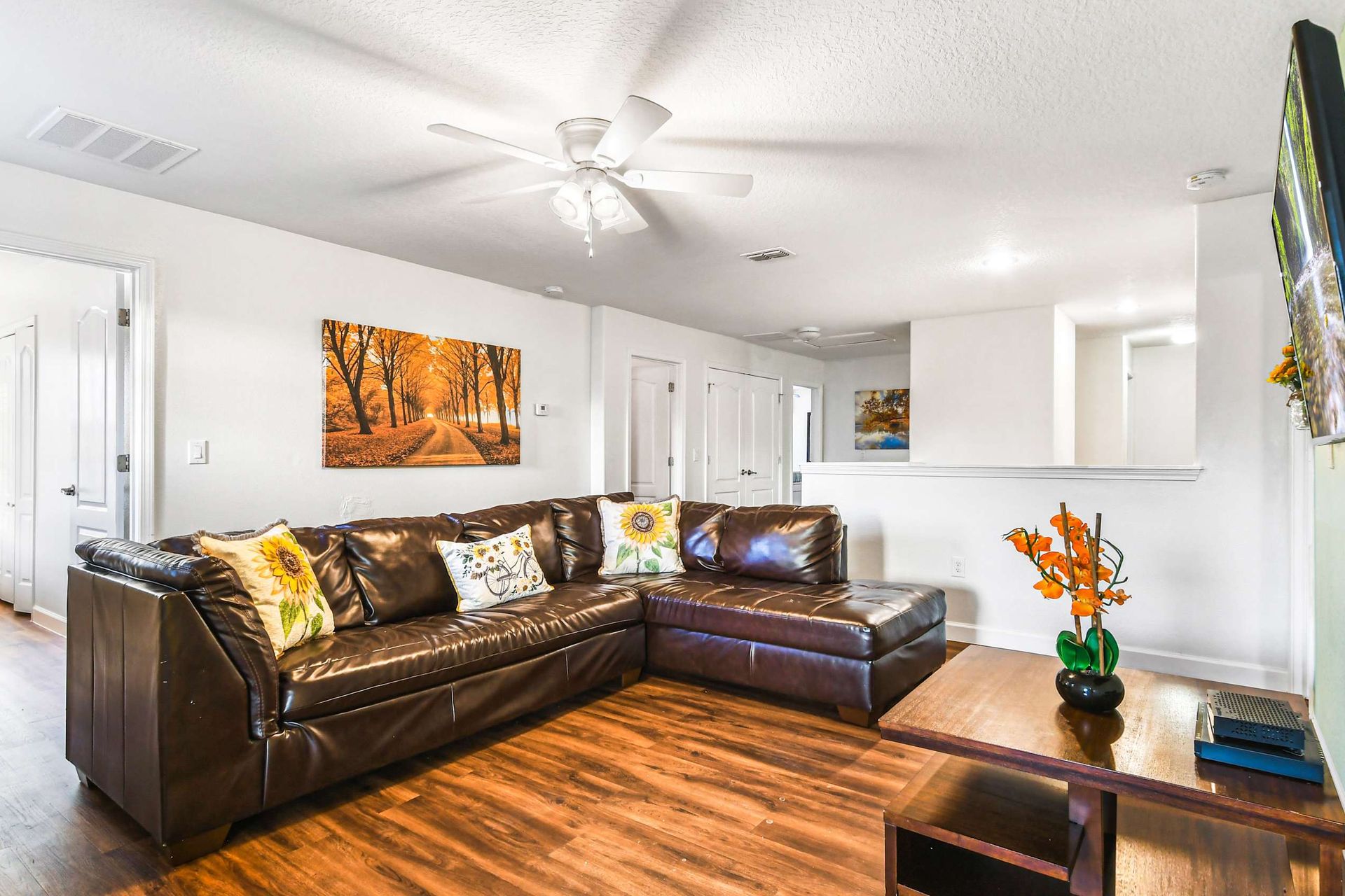 Comfortable space equipped with a TV, ideal for relaxation and entertainment