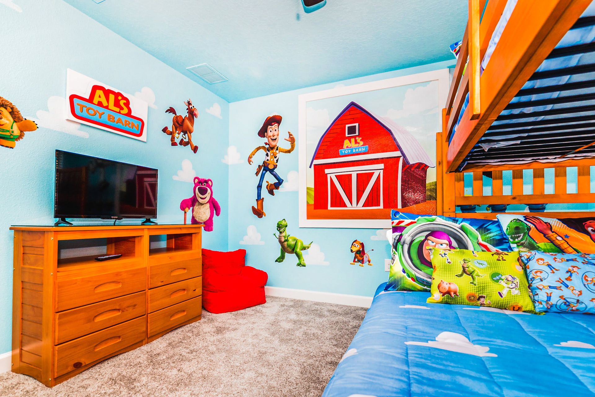 Immerse in Toy Story magic with playful decor, creating a whimsical and delightful ambiance for a themed bedroom