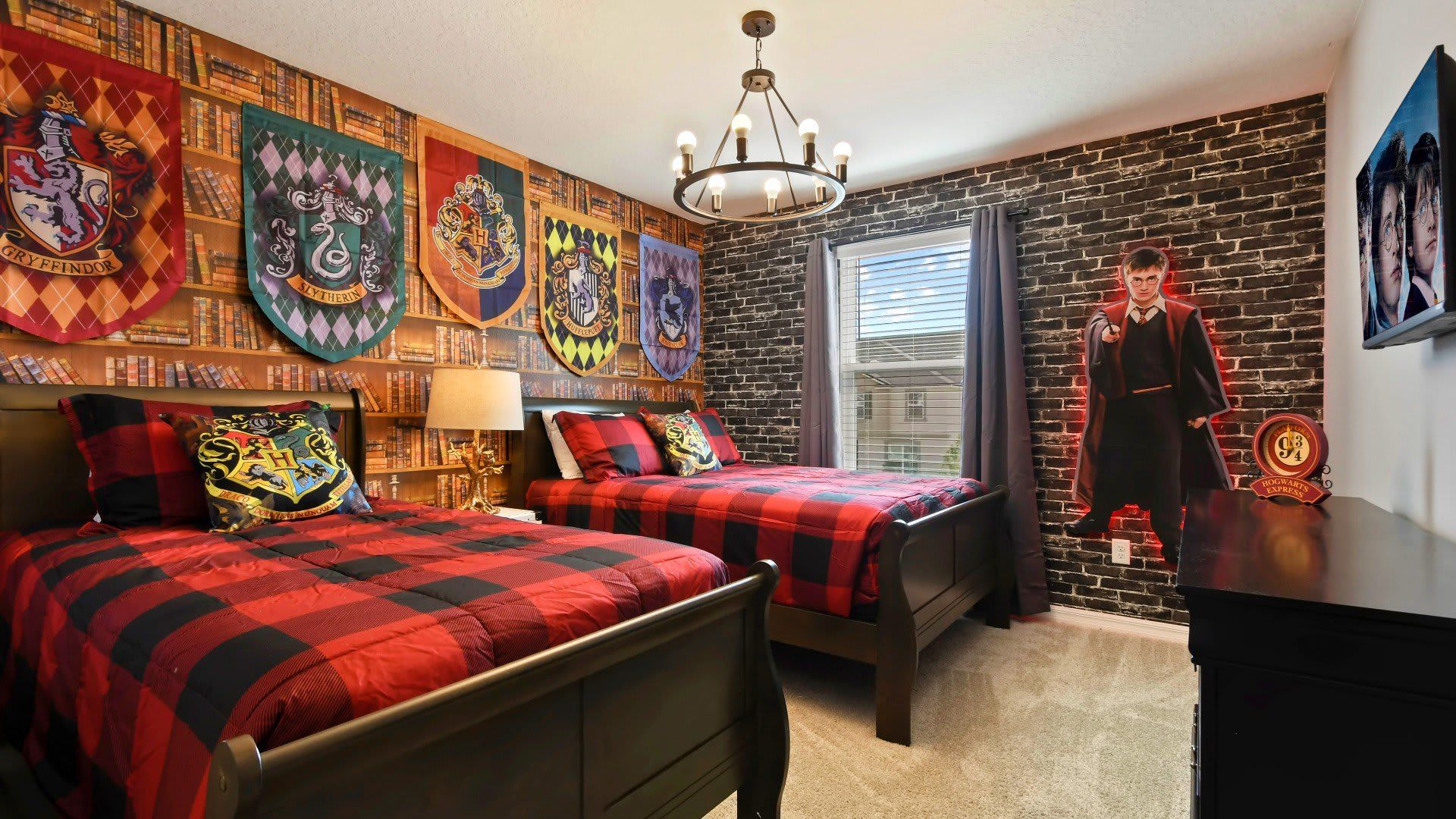 Comfortable arrangement with two full beds