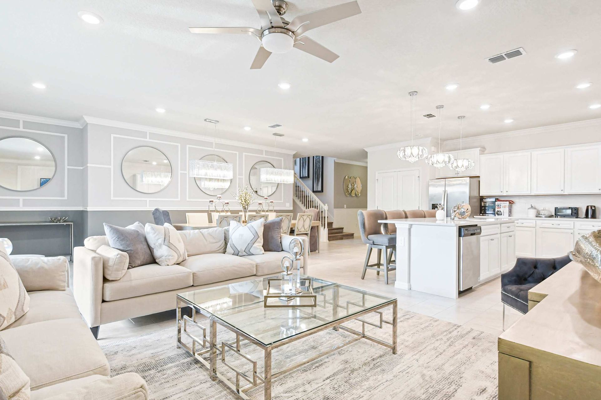 Features of this beautiful cozy home in Windsor Island Resort