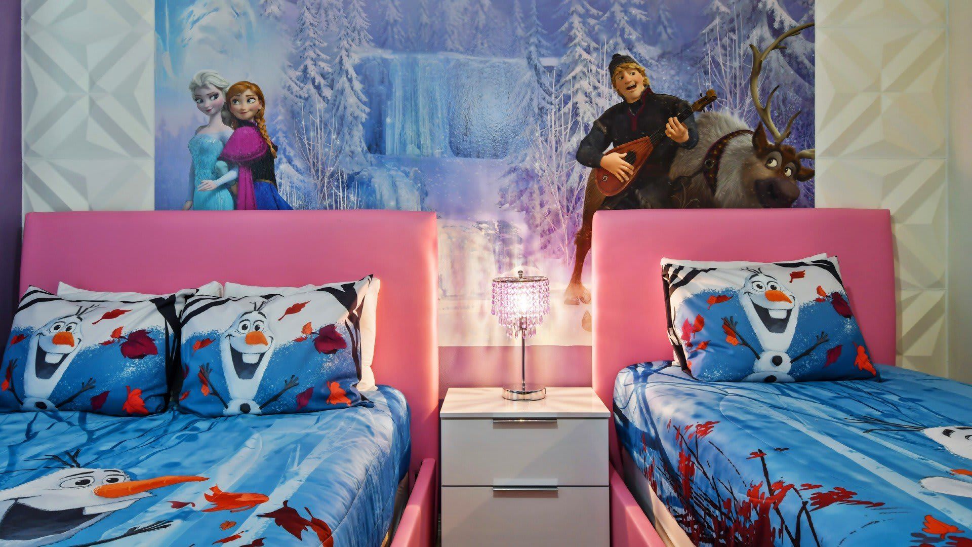 Frozen themed room for your kids