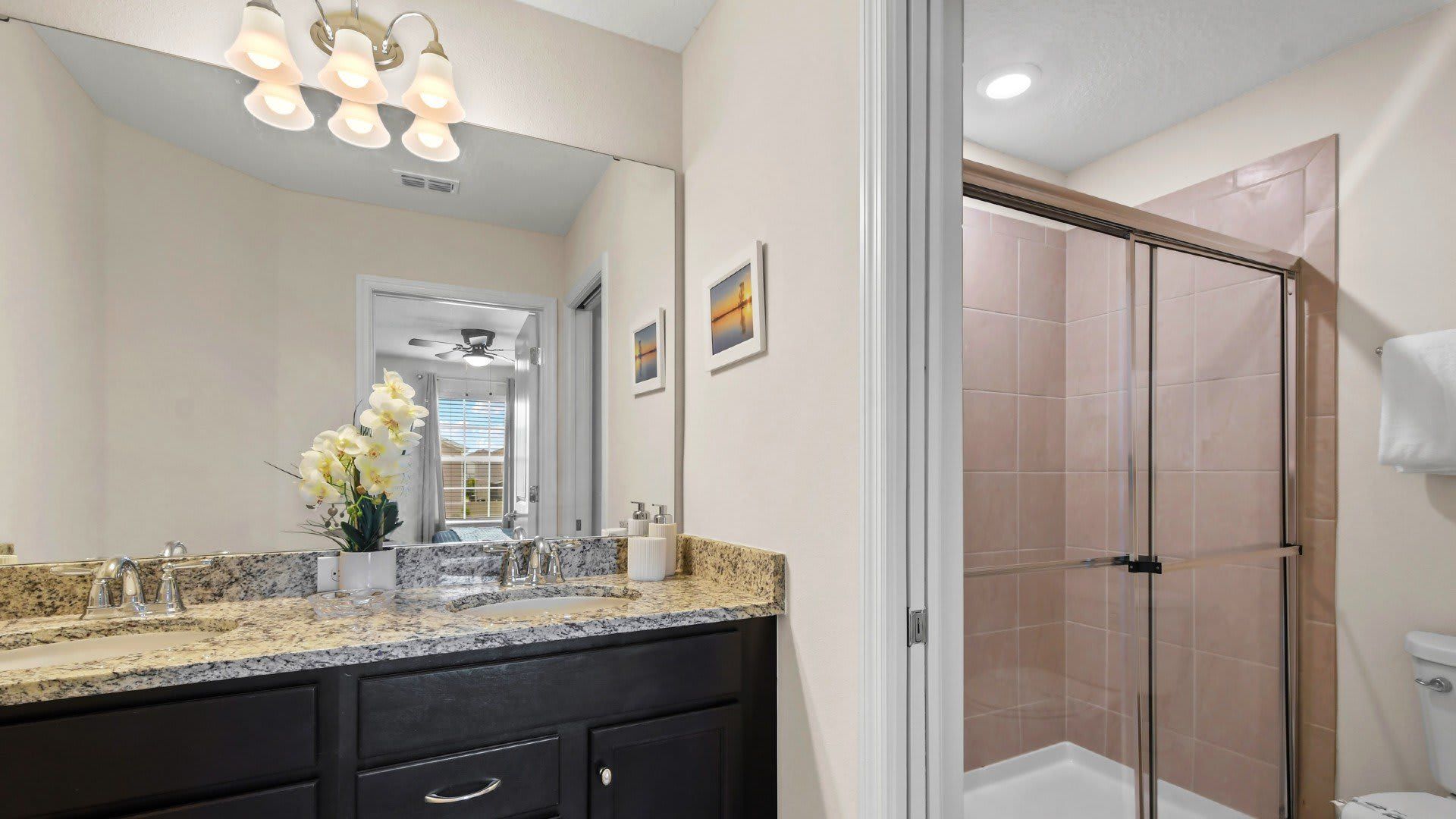 Complete bathroom equipped with all essential fixtures