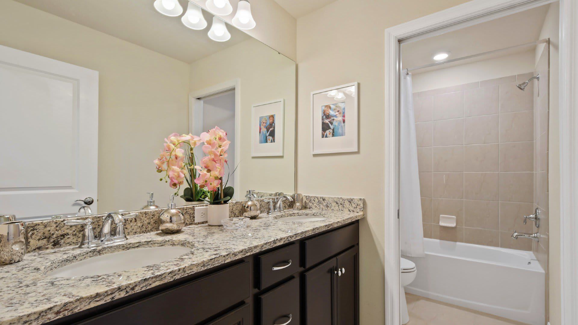 Complete bathroom equipped with all essential fixtures