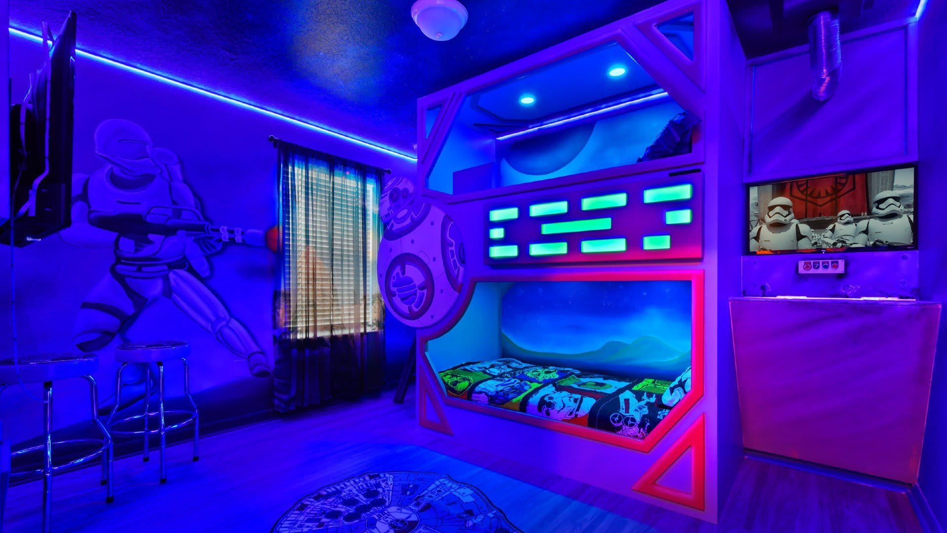 Star wars themed room. Perfect for siblings or sleepovers.