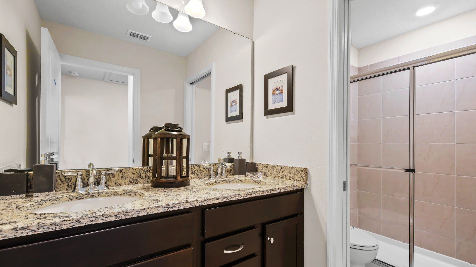 Complete bathroom equipped with all essential fixtures