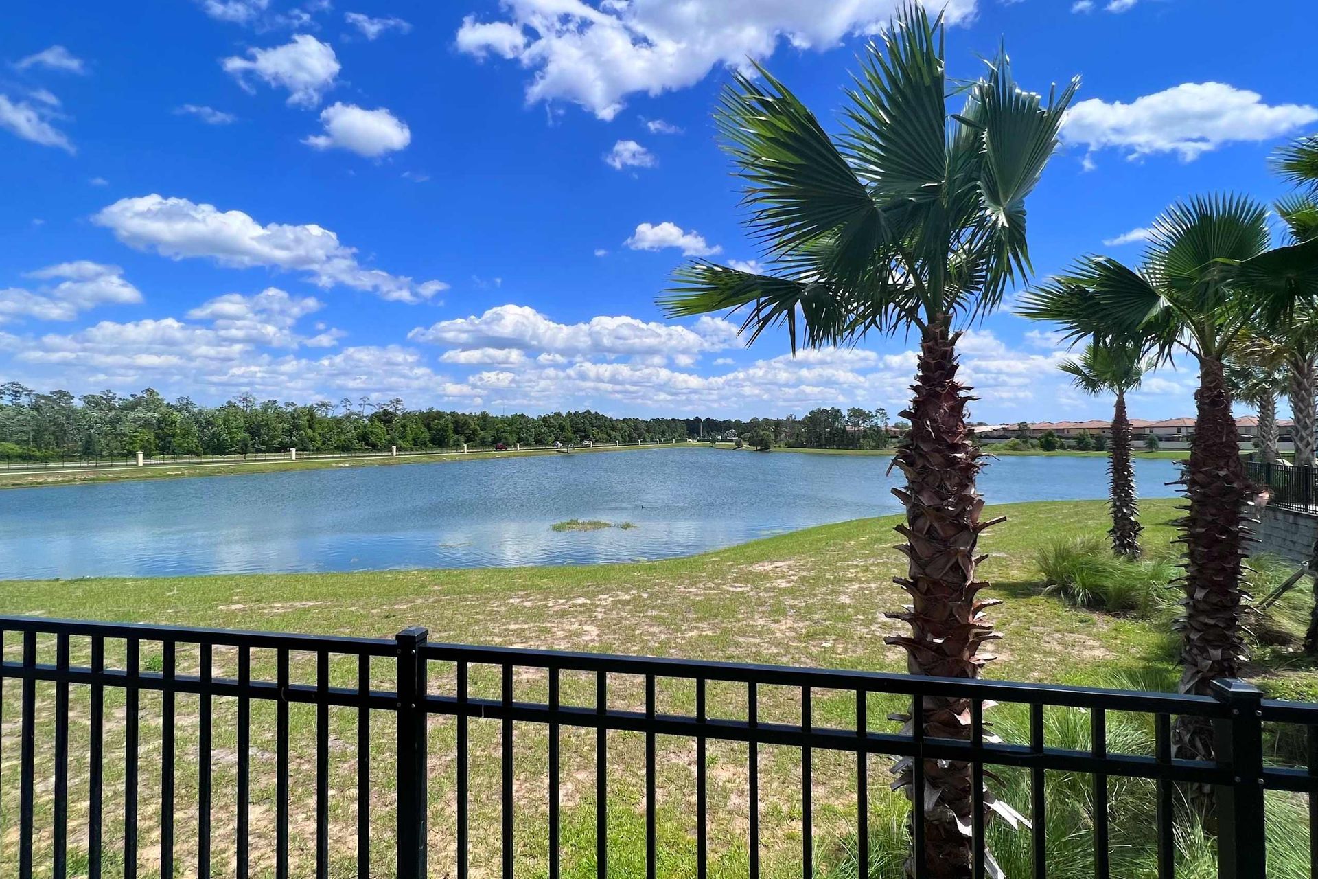 Extraordinary lakeview from your private pool area