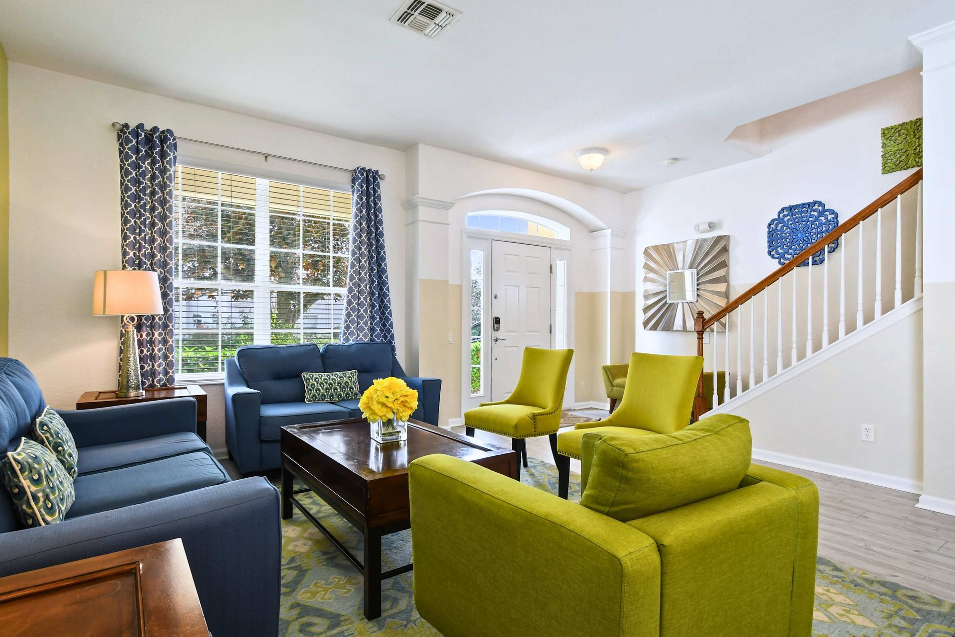 Bright and inviting living space with modern decor, perfect for relaxing and unwinding.