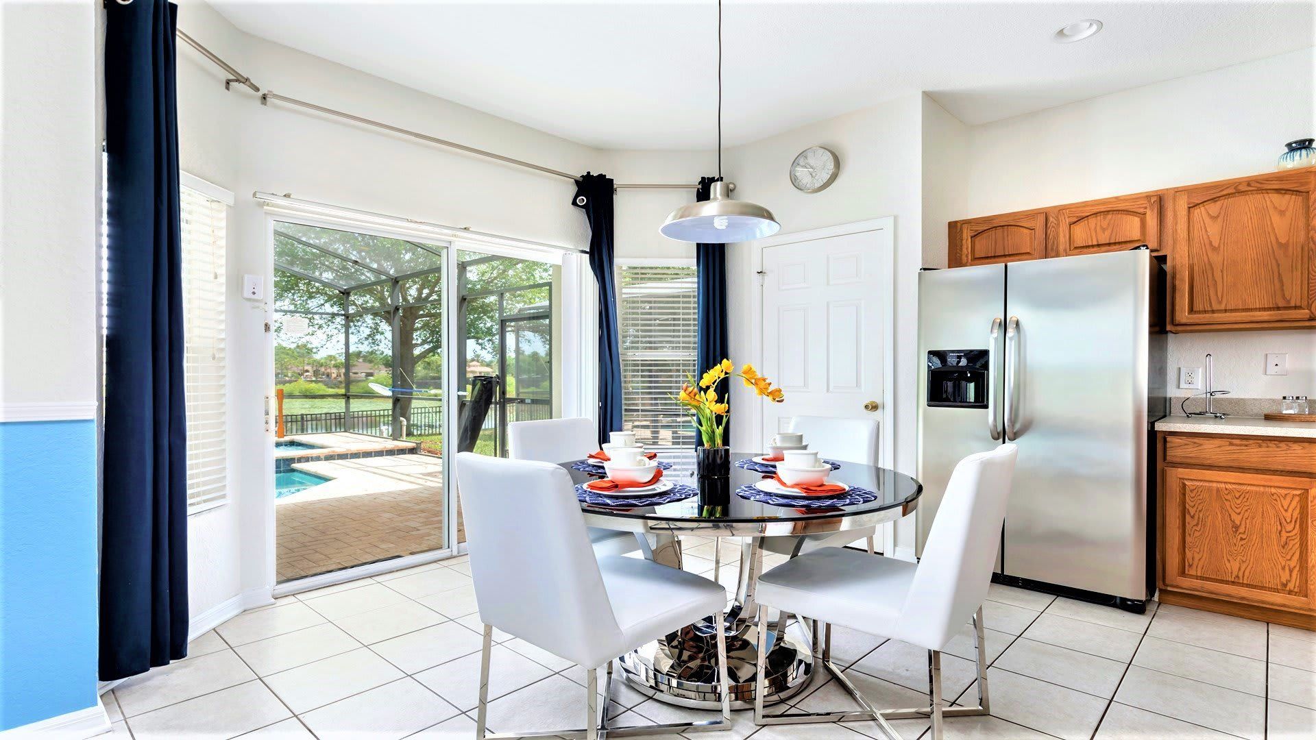 Large dining table is here for your family feast