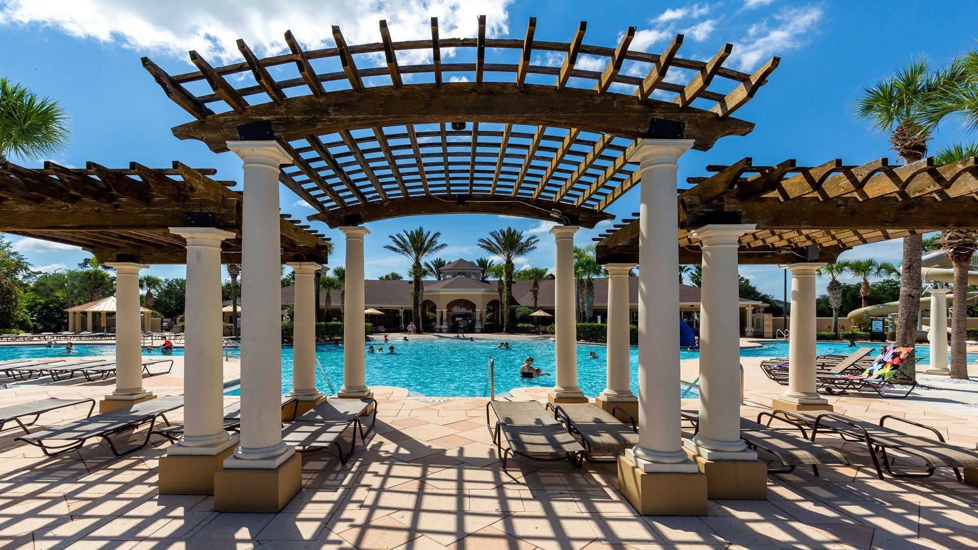 Resort-style oasis with pools, waterslides & hot tubs—perfect for relaxation! 