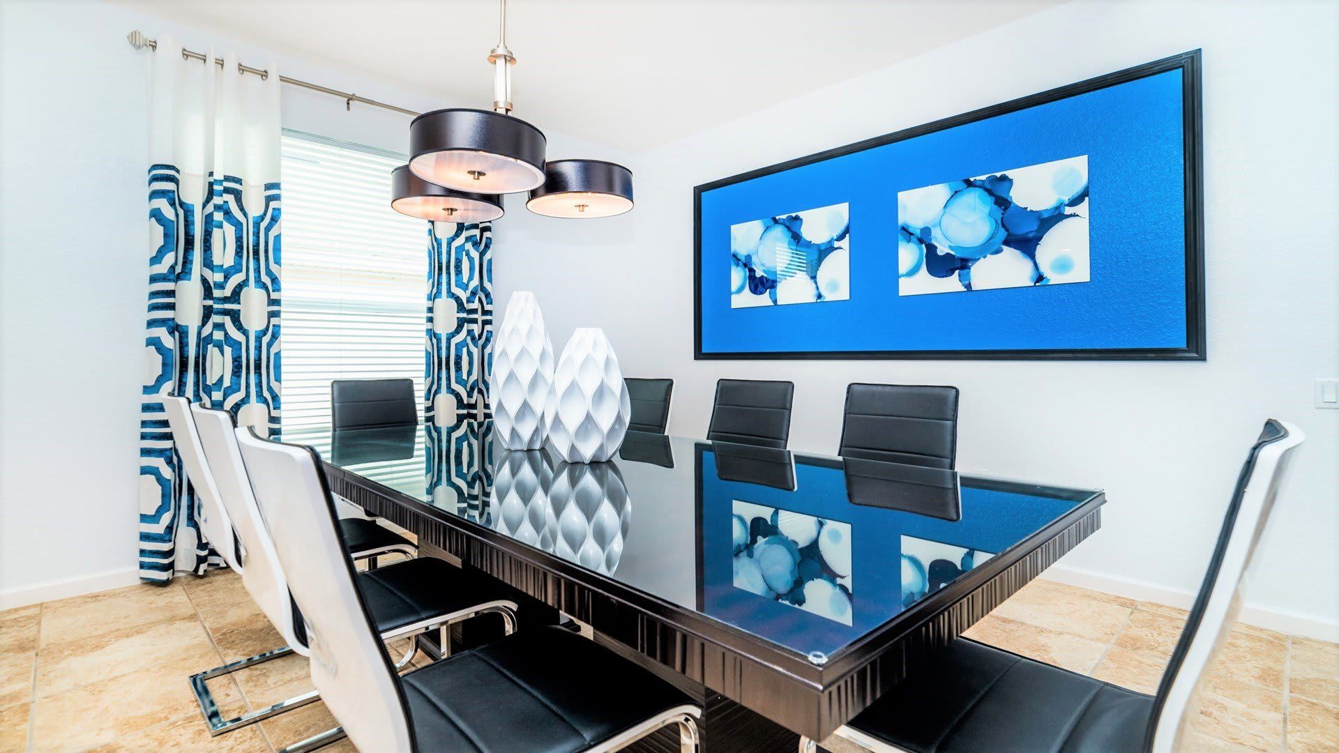 Large dining table is here for your family feast