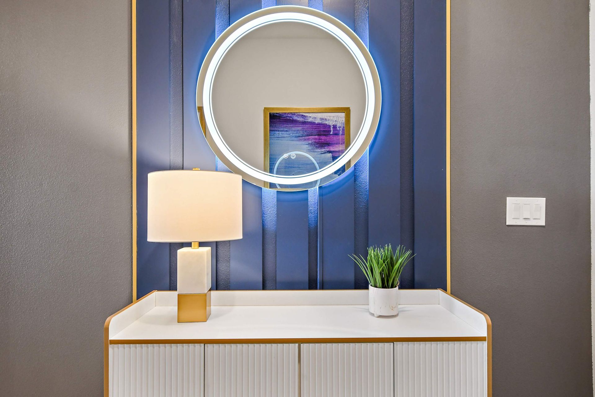 It looks like there was an error processing that image. Could you please try uploading it again?