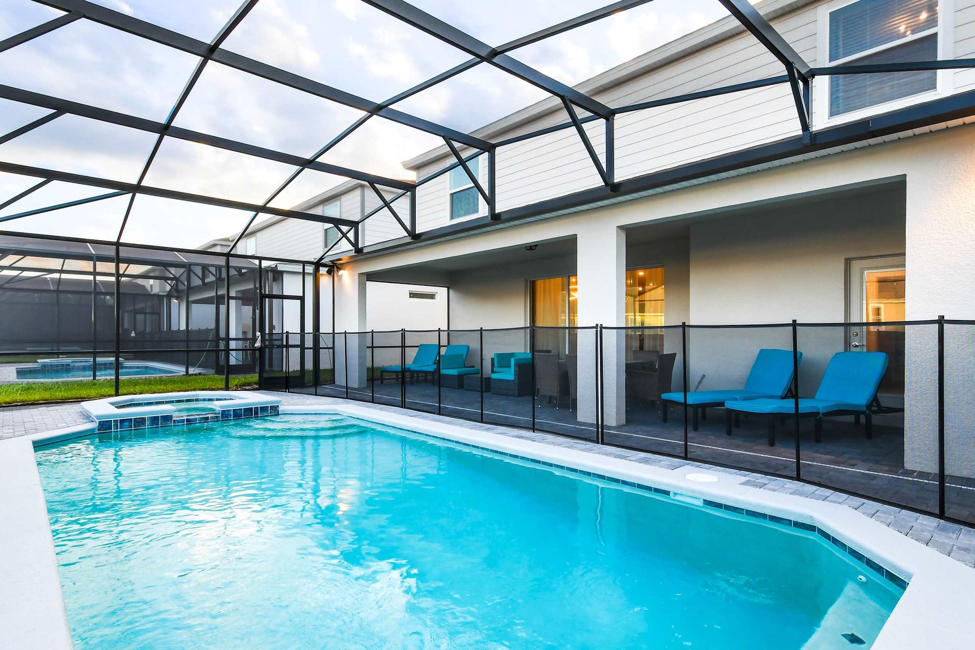 You'll have the screened in spa and pool all to yourself