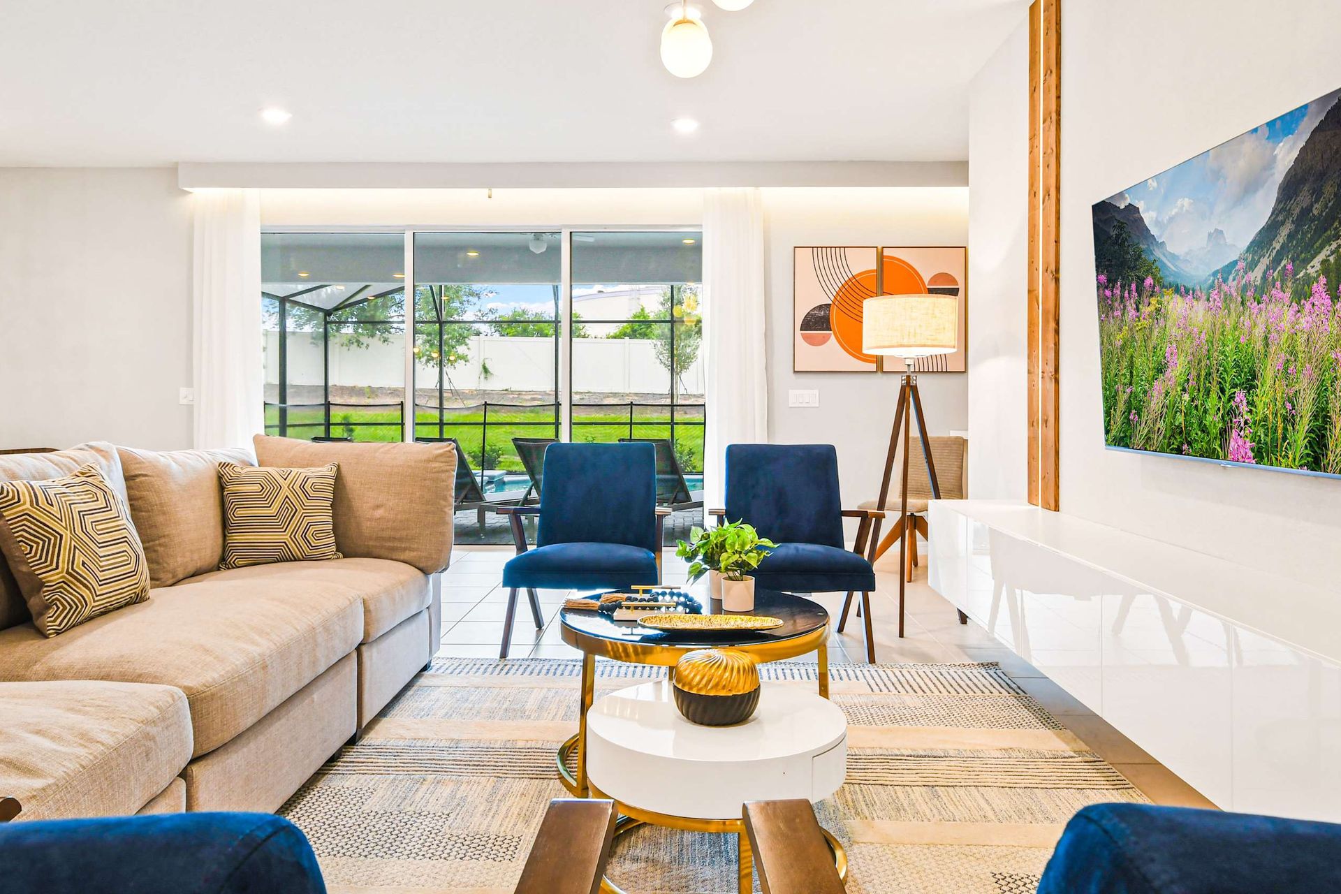 Spacious living room area with cozy sofa, perfect for family reunion