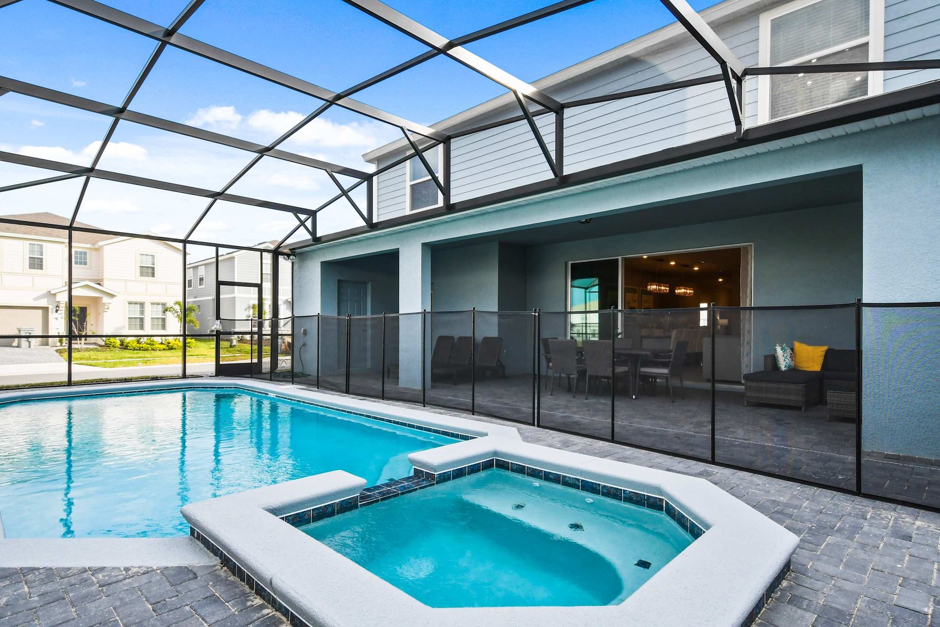 You'll have the screened in spa and pool all to yourself