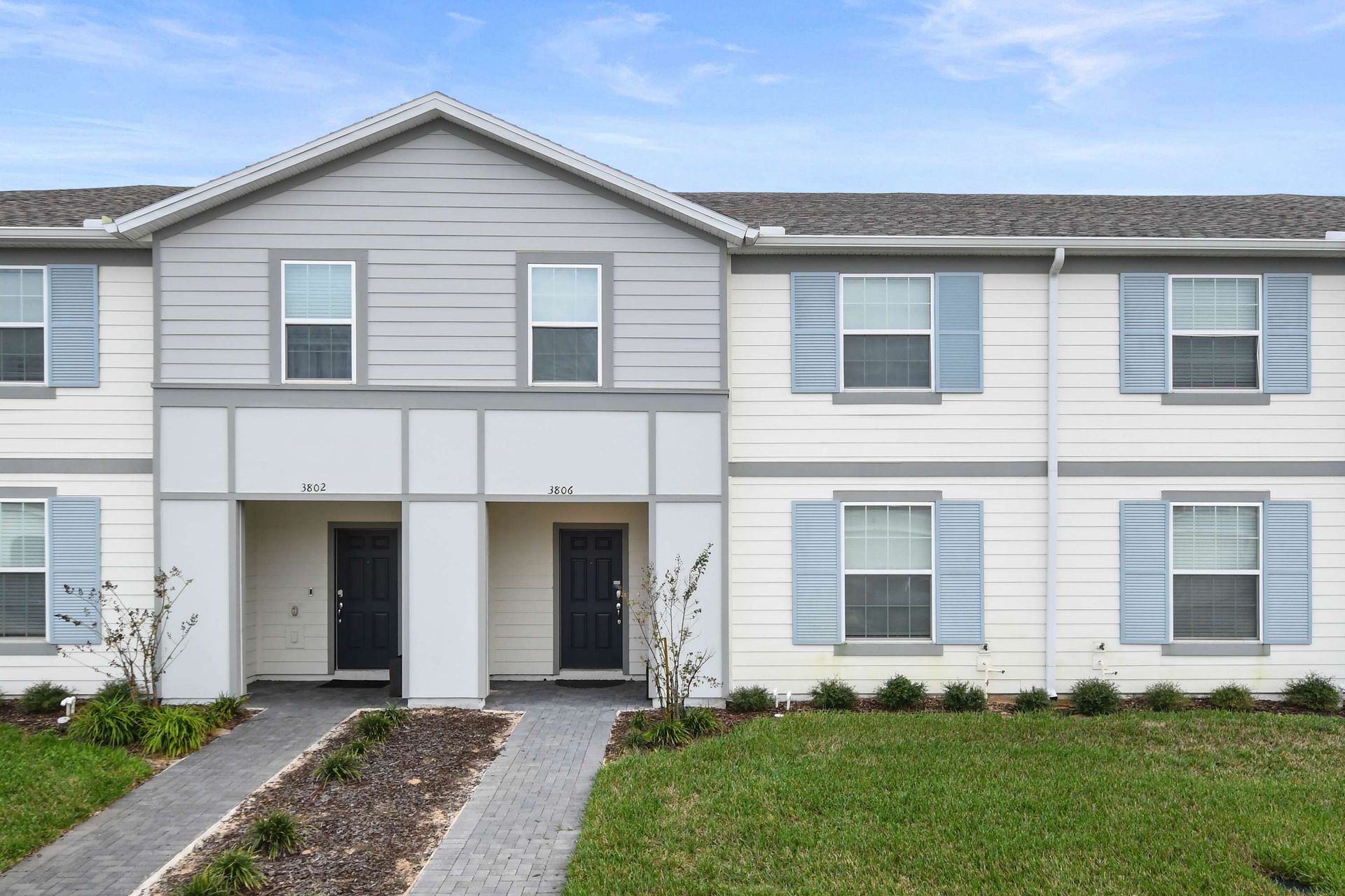 Charming modern townhouse with private entrance, perfect for families and groups.