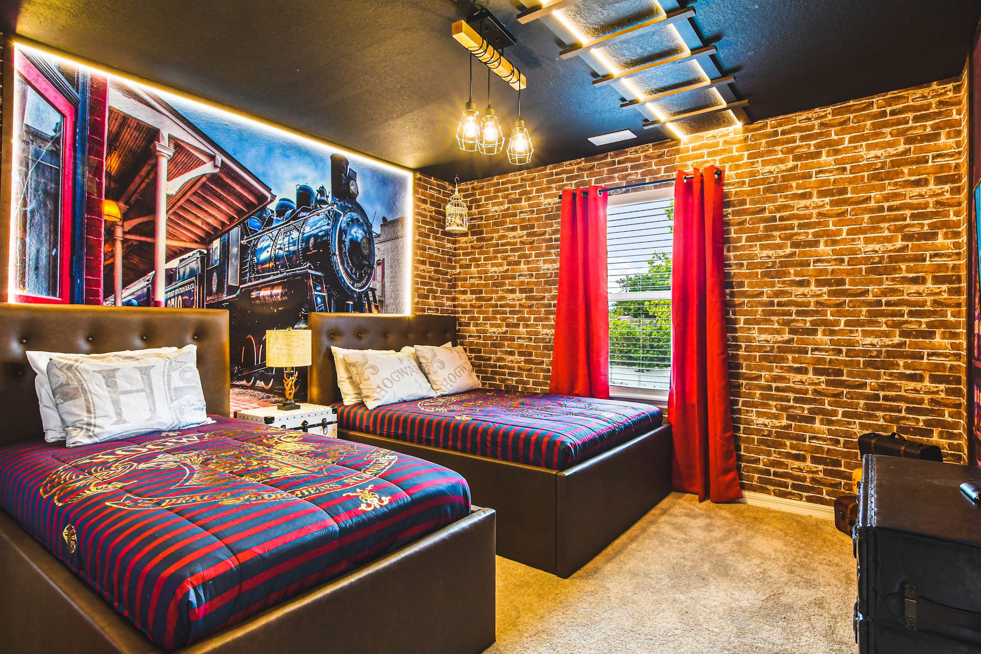 All aboard to Hogwarts in this magical train-themed room for wizards at heart!