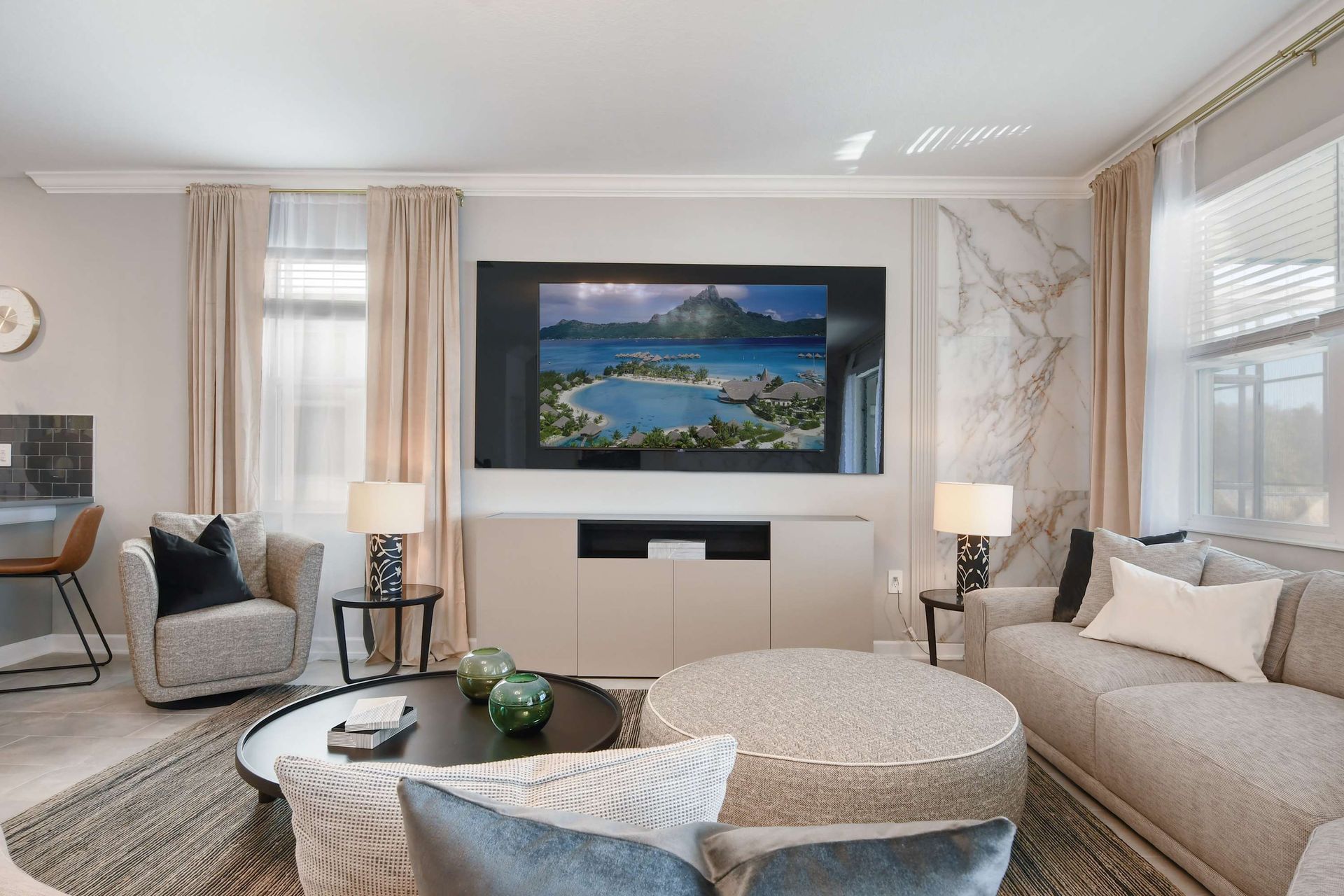 Relax in style with this modern living room—plush seating and luxe finishes!