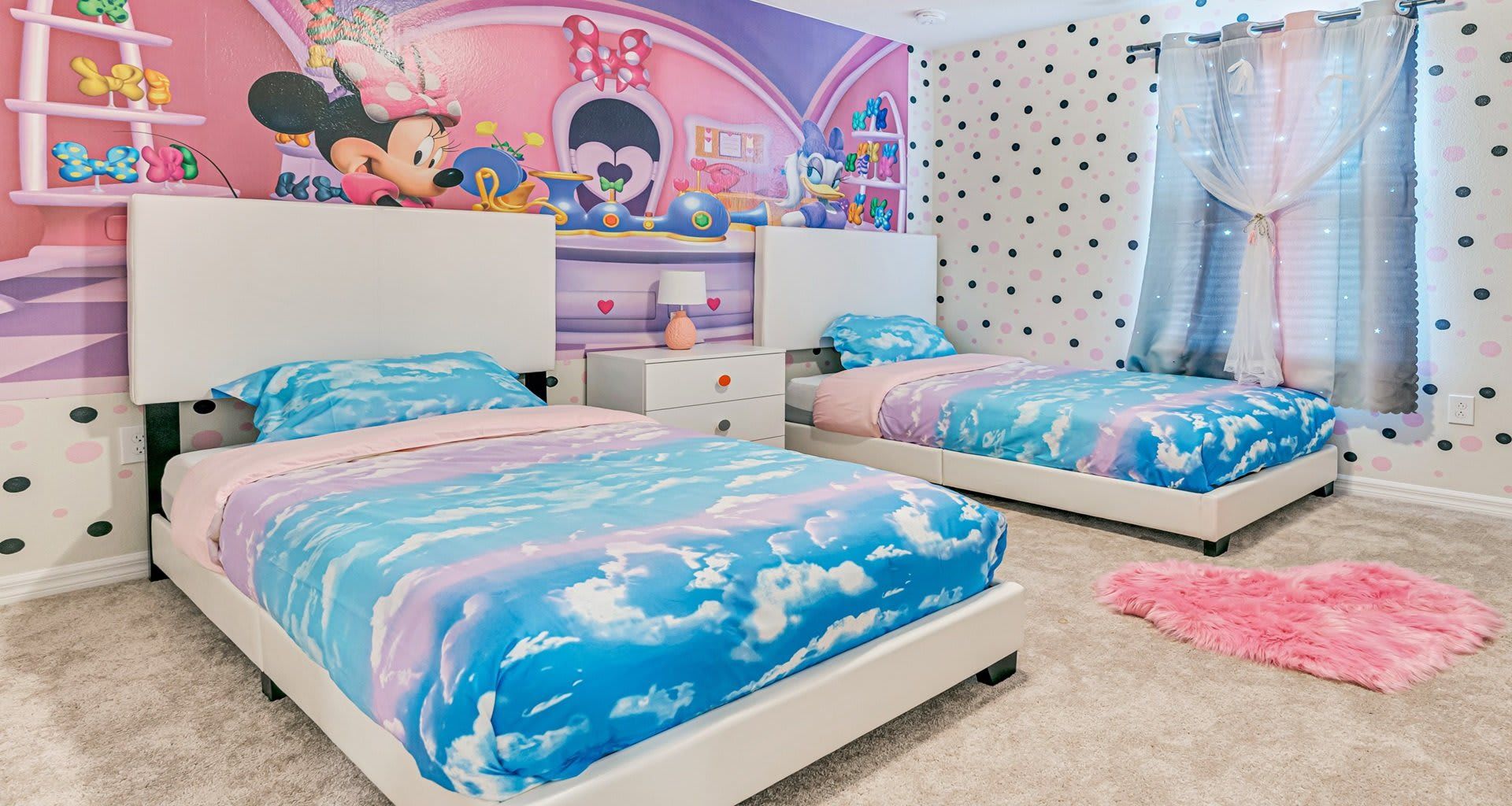 Enchanting Minnie Mouse-themed bedroom