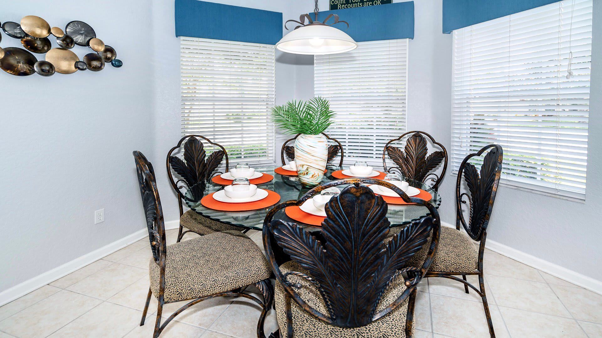 There's plenty of room for everyone in the dining area