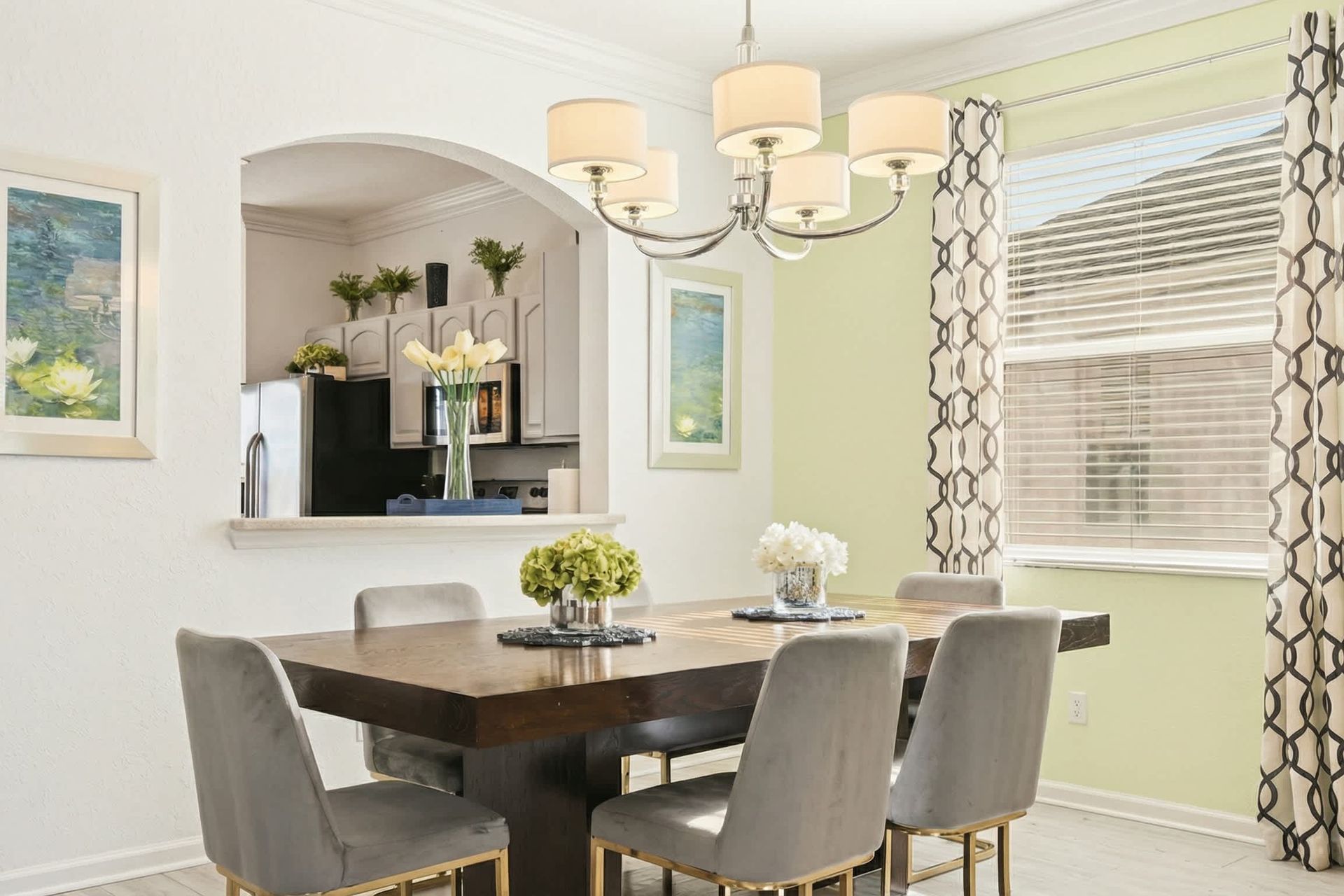 Dining table here for your family feast.