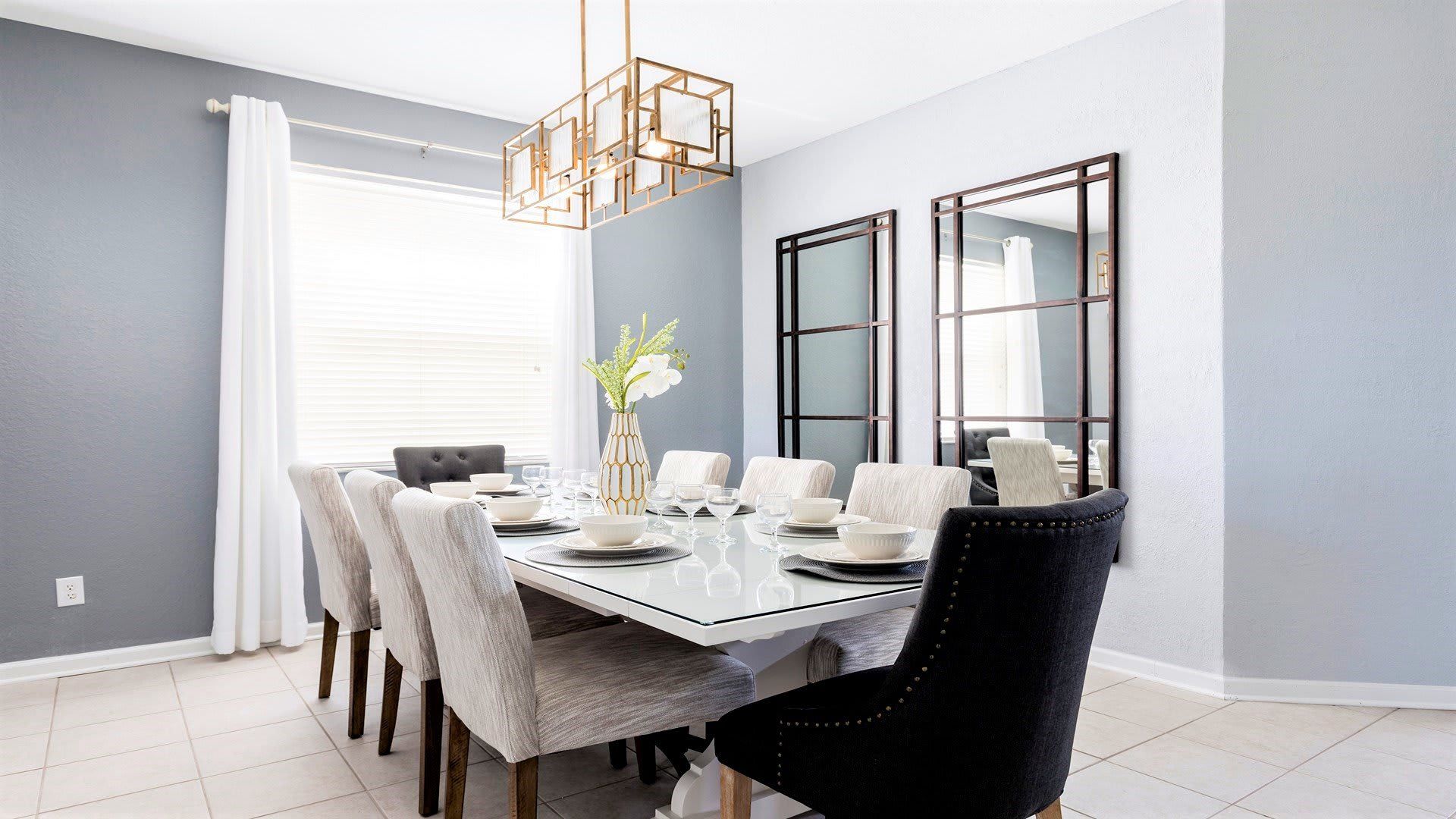 Large dining table is here for your family feast