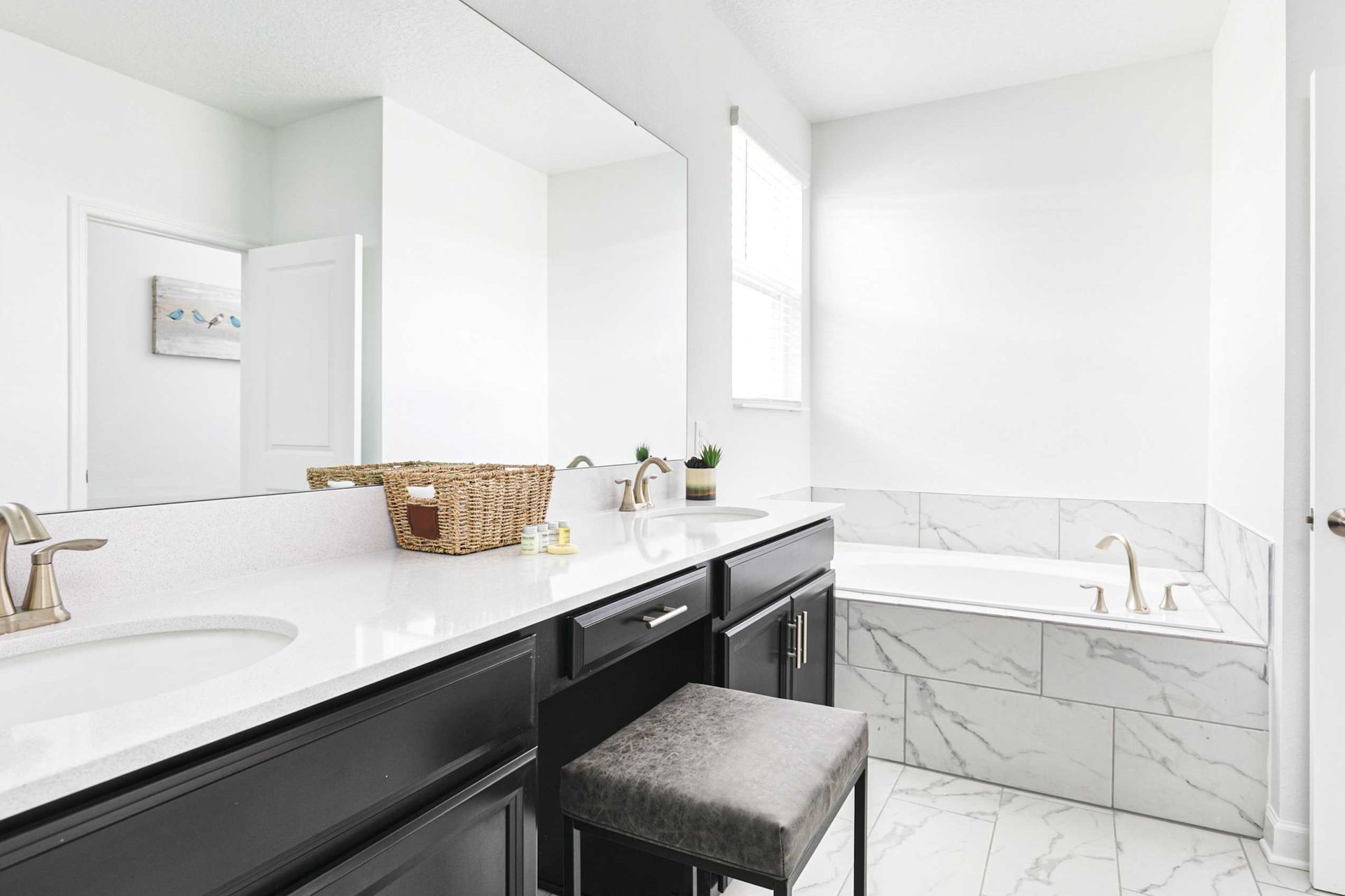 Indulge in luxury in our well-appointed bathroom, providing you with all the amenities you need for a comfortable stay.