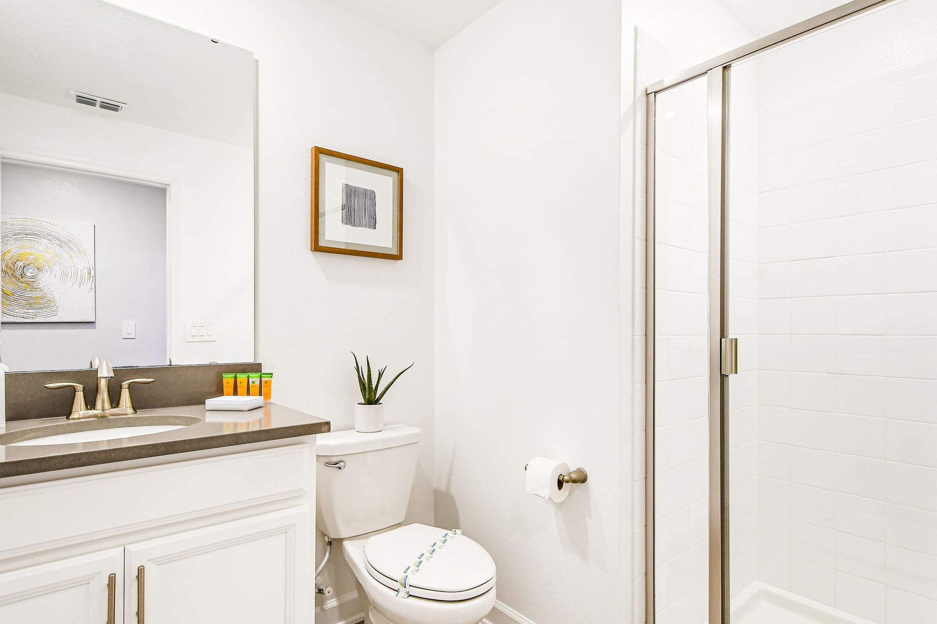 Spotless, sanitized full bathroom ensuring cleanliness and hygiene for a refreshing experience