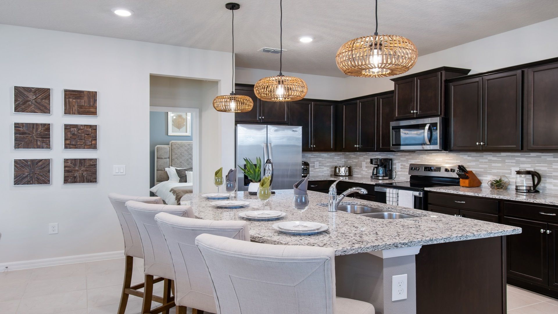 Kitchen: Compact and stylish with a mini breakfast bar.