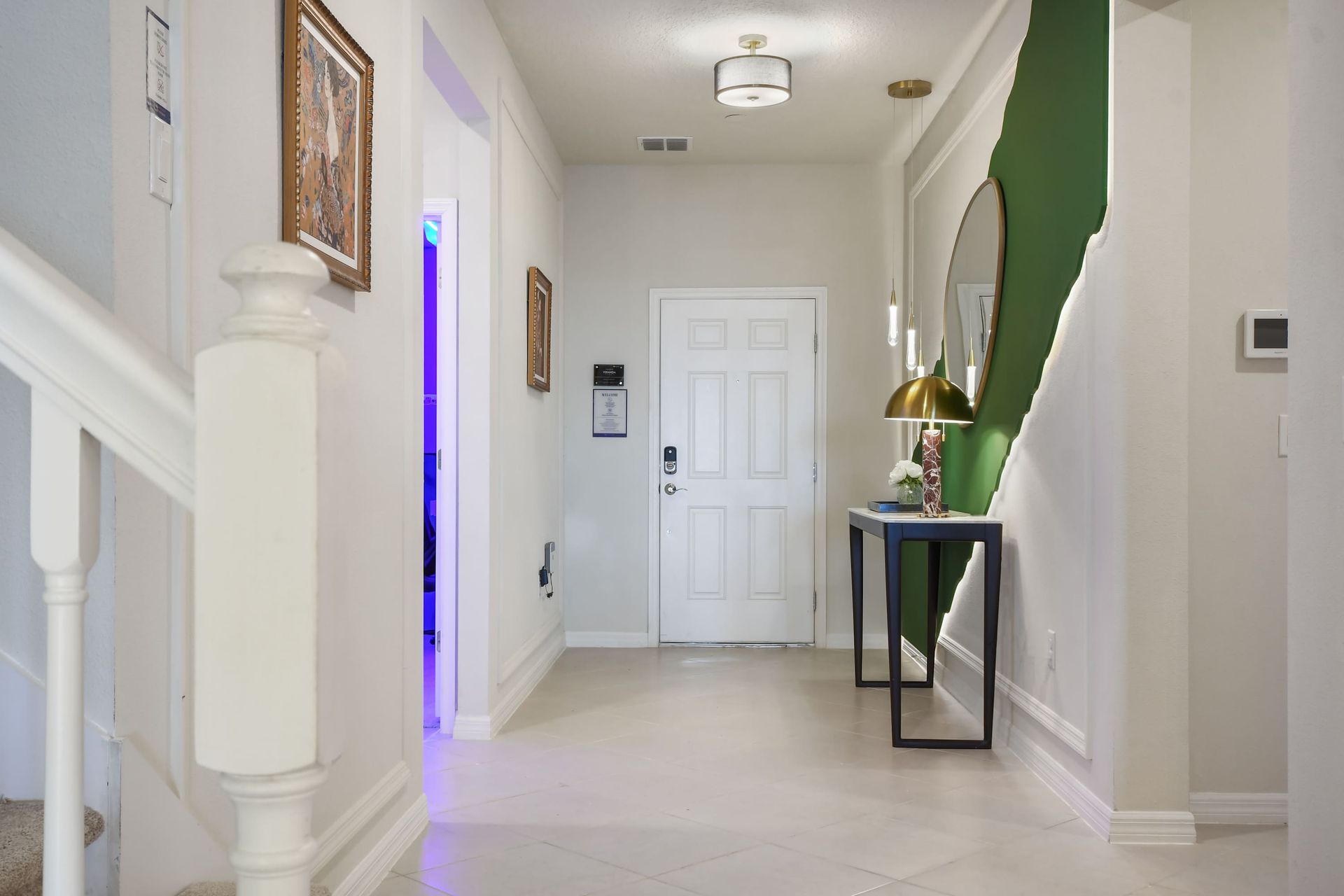 Stylish entryway with modern accents and an inviting ambiance!