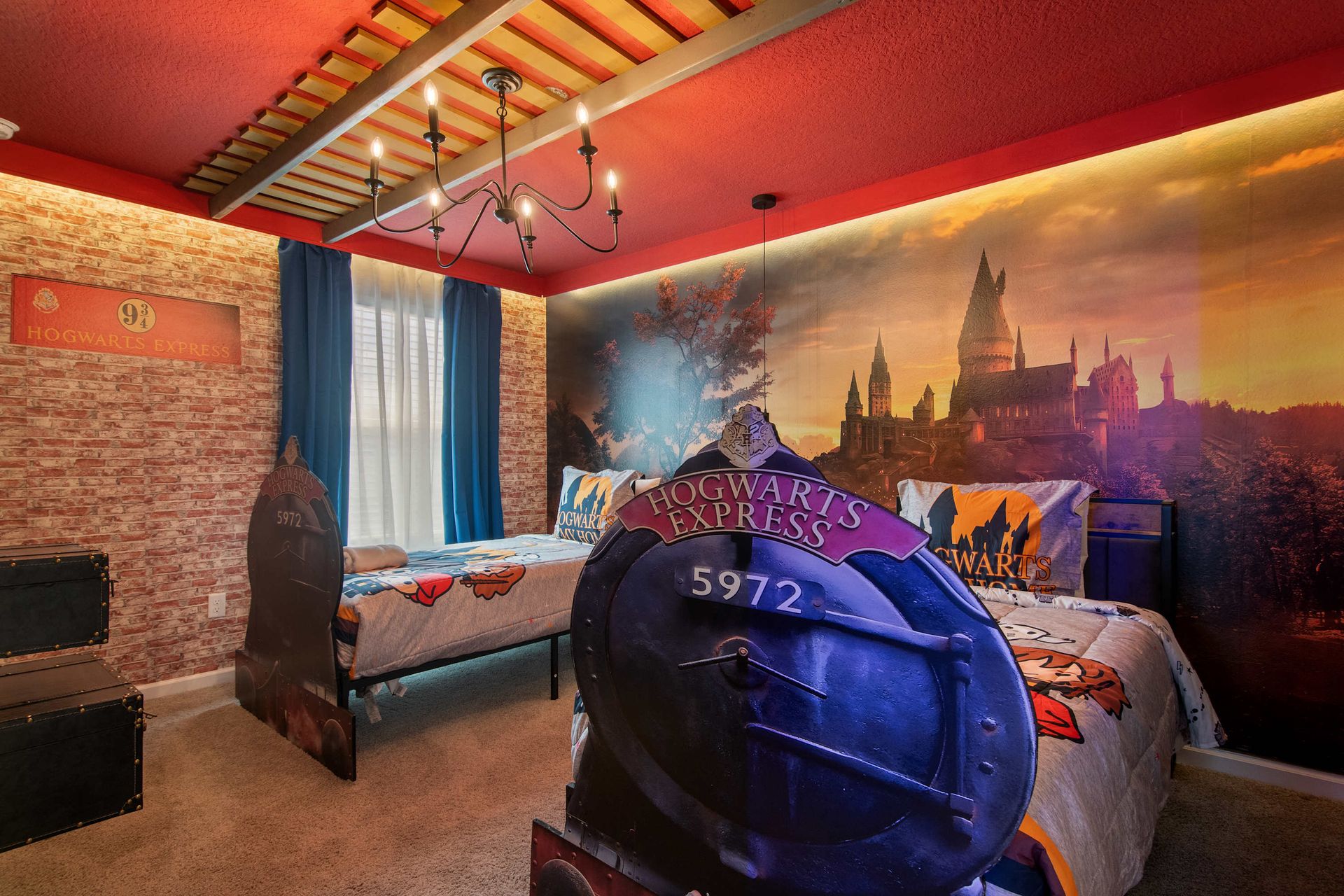 Magical Hogwarts Bedroom with Train Beds, Castle Murals & Wizarding World Decor
