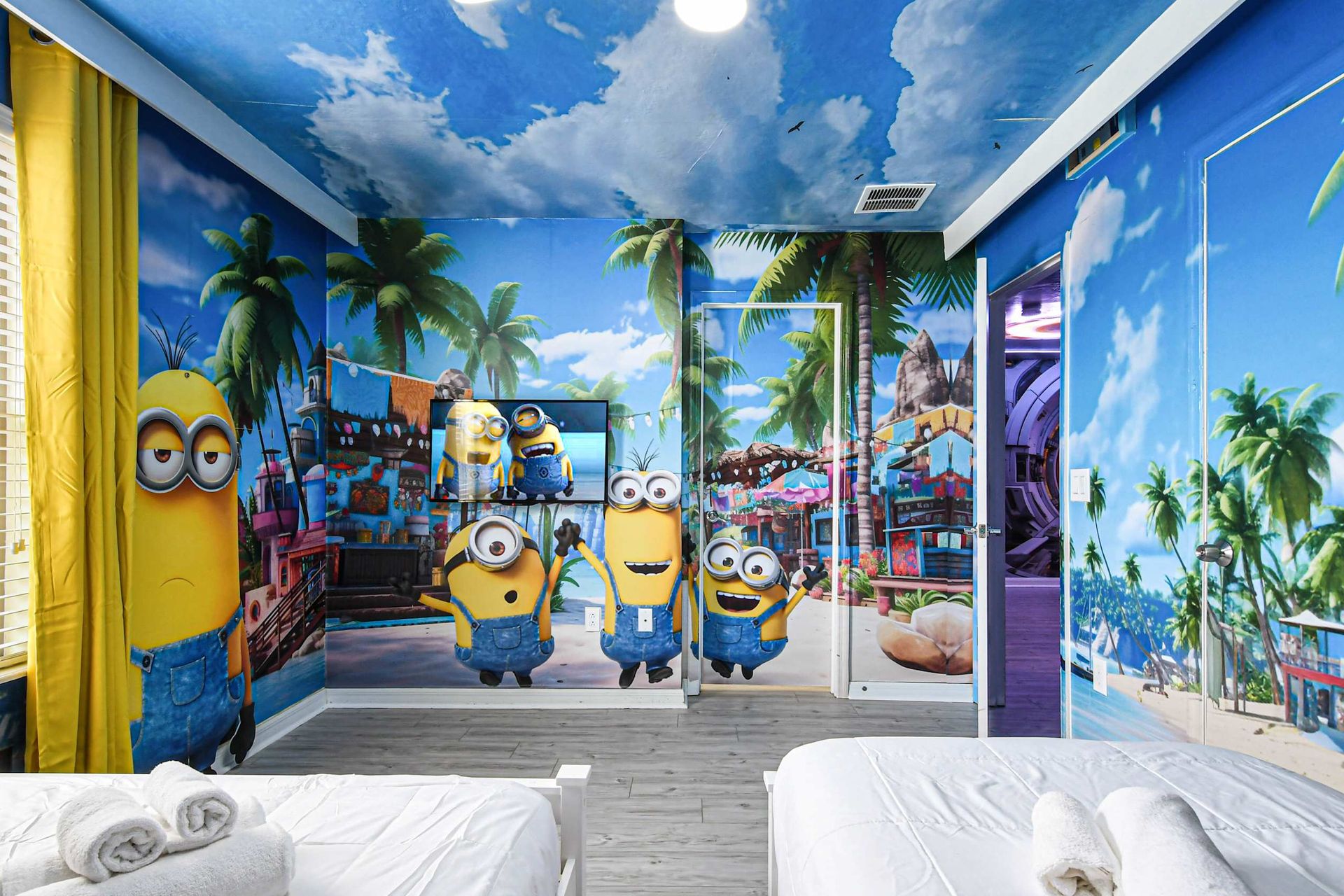 Fun tropical-themed room with your favorite characters—perfect for kids!