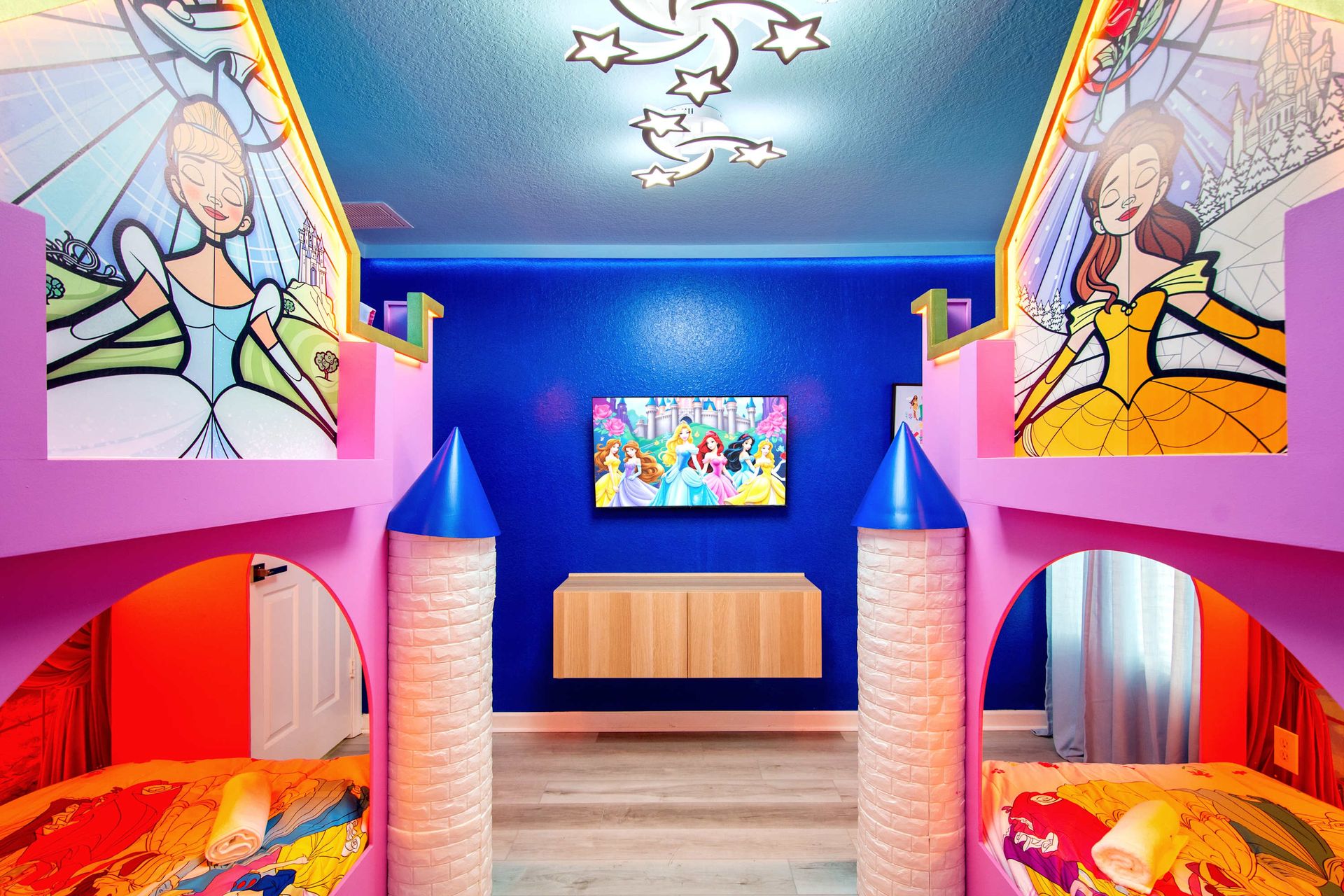 Ideal for siblings or cousins sharing their castle
