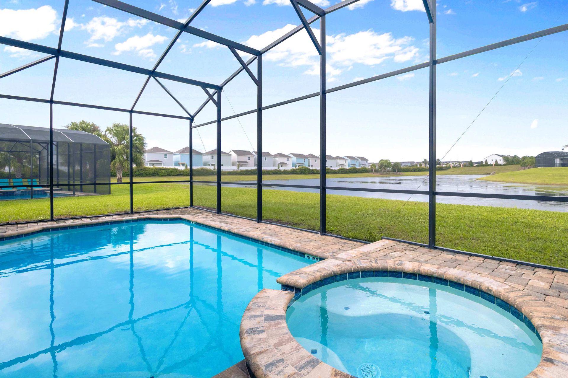 1594MCW Solara | Photo 2