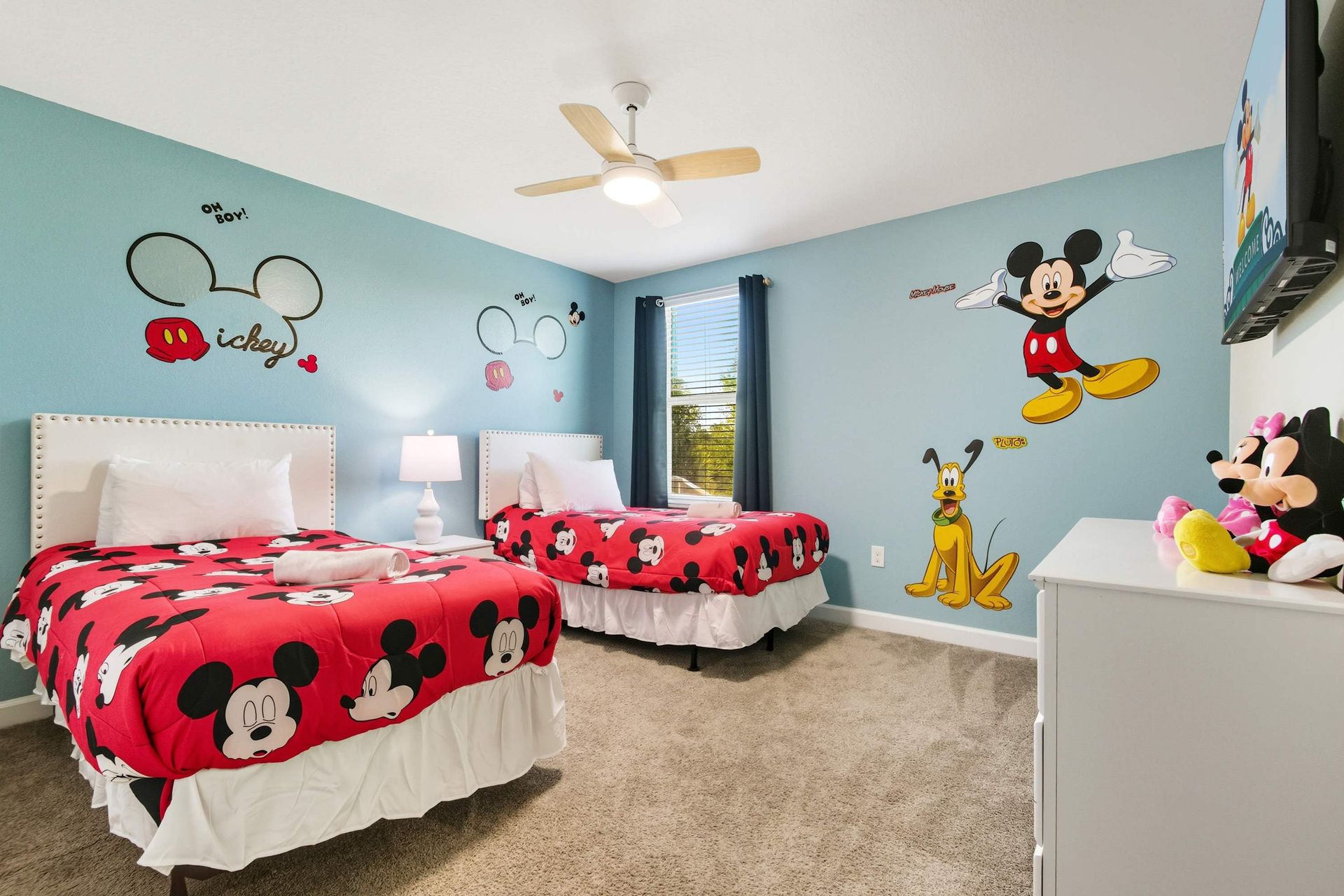 Meet Mickey and friends! Fun, themed bedroom perfect for kids.