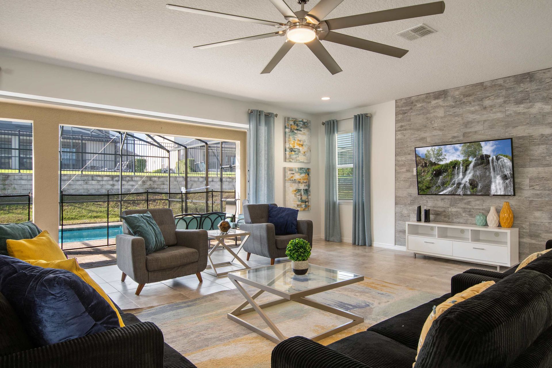 1730SP Solara | Photo 2