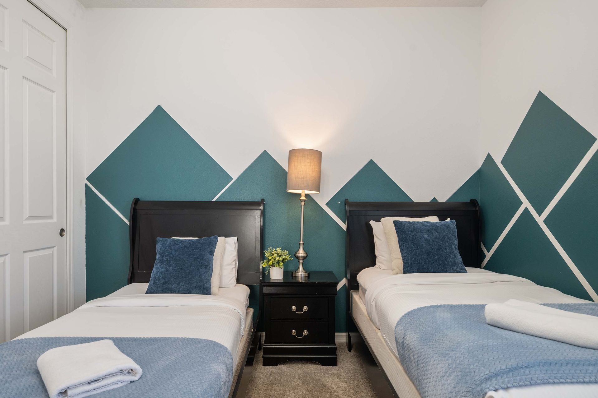 8954HRA Solara | Photo 25