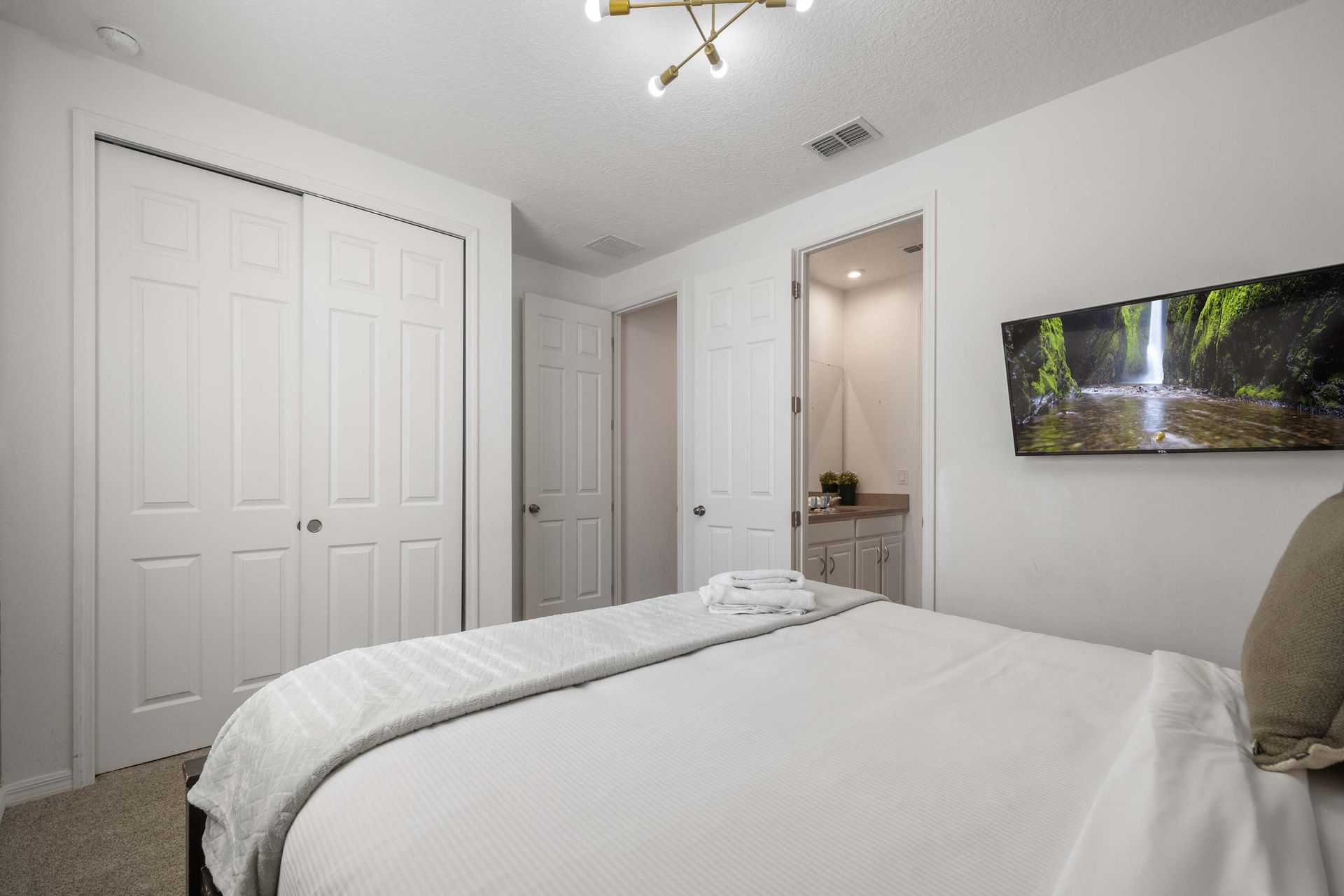 8954HRA Solara | Photo 28