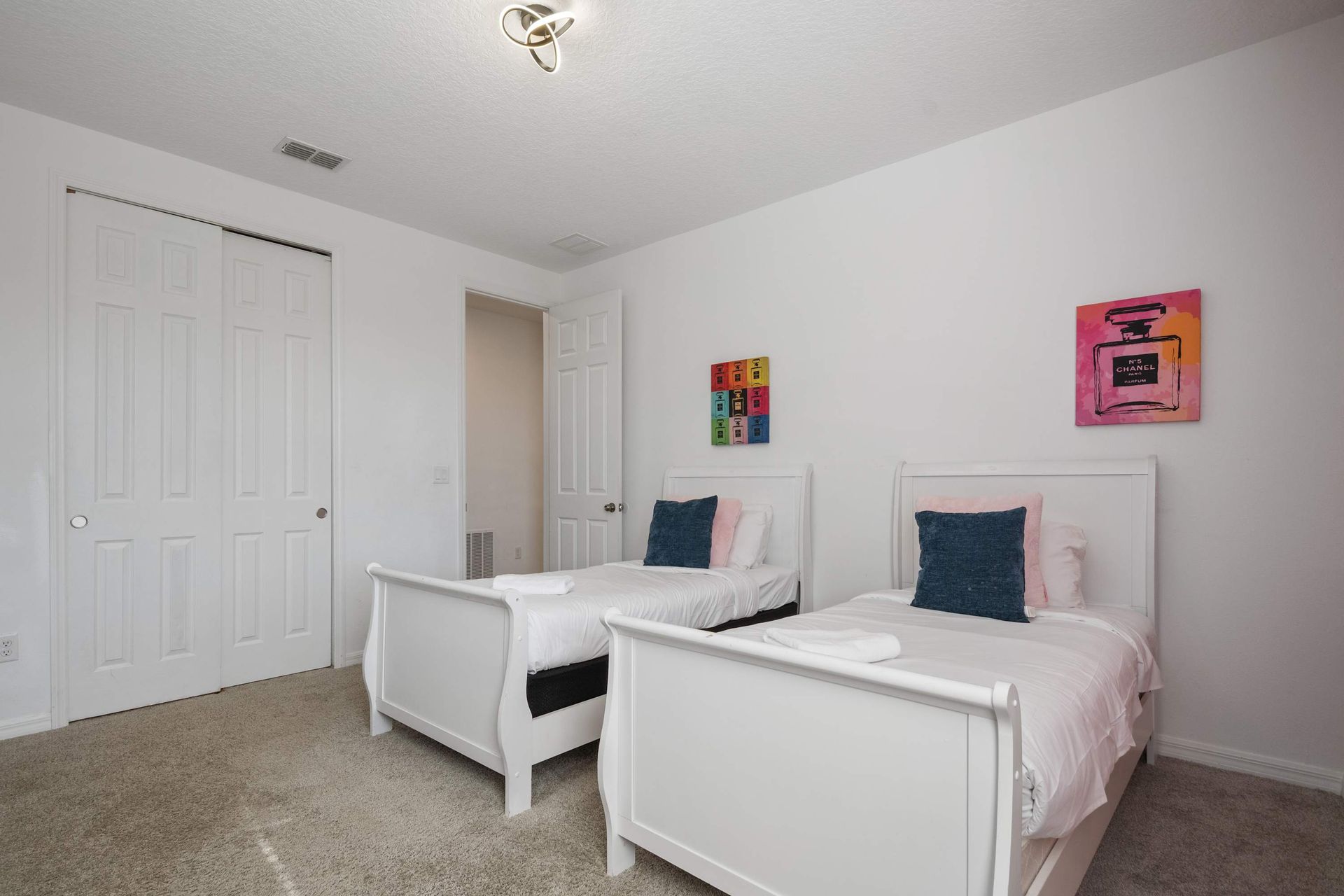 8954HRA Solara | Photo 31