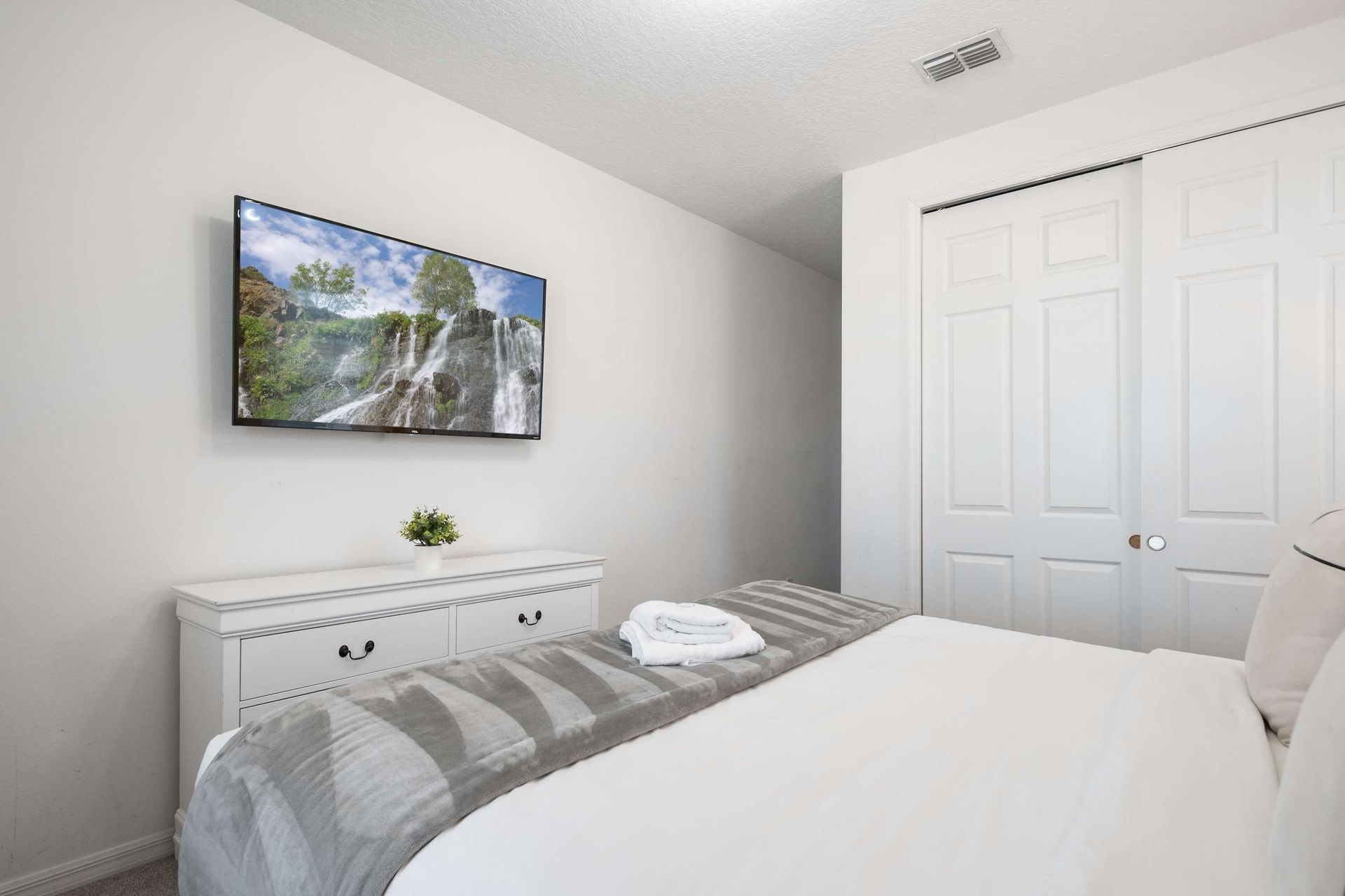 8954HRA Solara | Photo 39