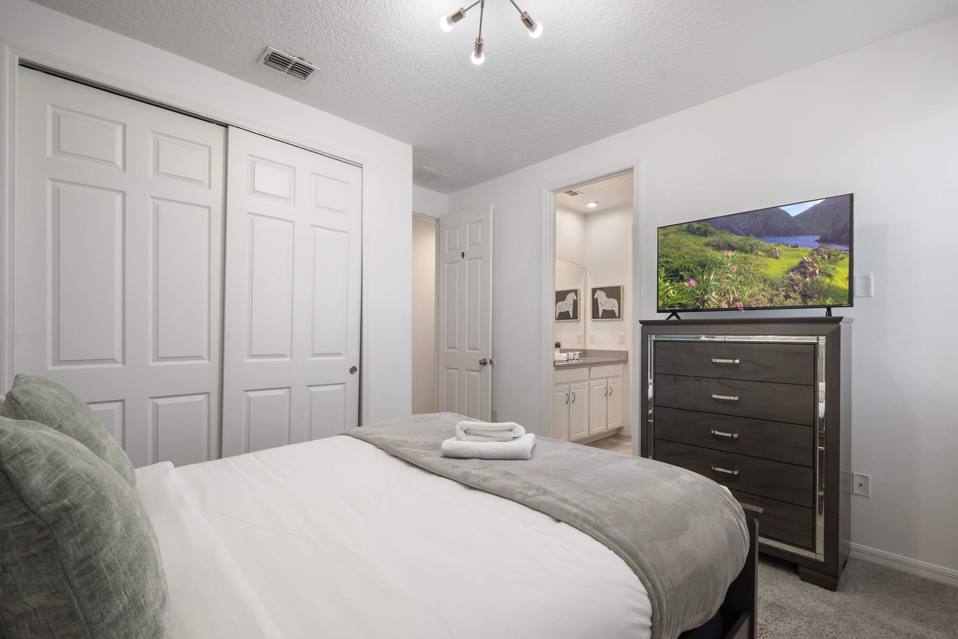 8954HRA Solara | Photo 42